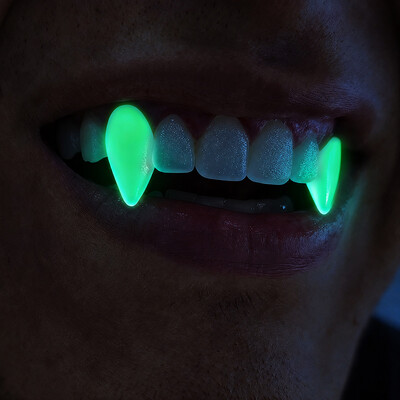 Resin Halloween Vampire Grillz Set - Red/White/Glow in the Dark