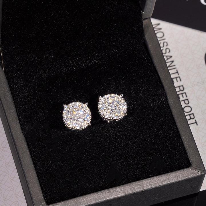 925 Silver & VVS1 Moissanite Round Magnetic Non-Piercing Stud Earrings 925 Silver & VVS1 Moissanite Round Magnetic Non-Piercing Stud Earrings