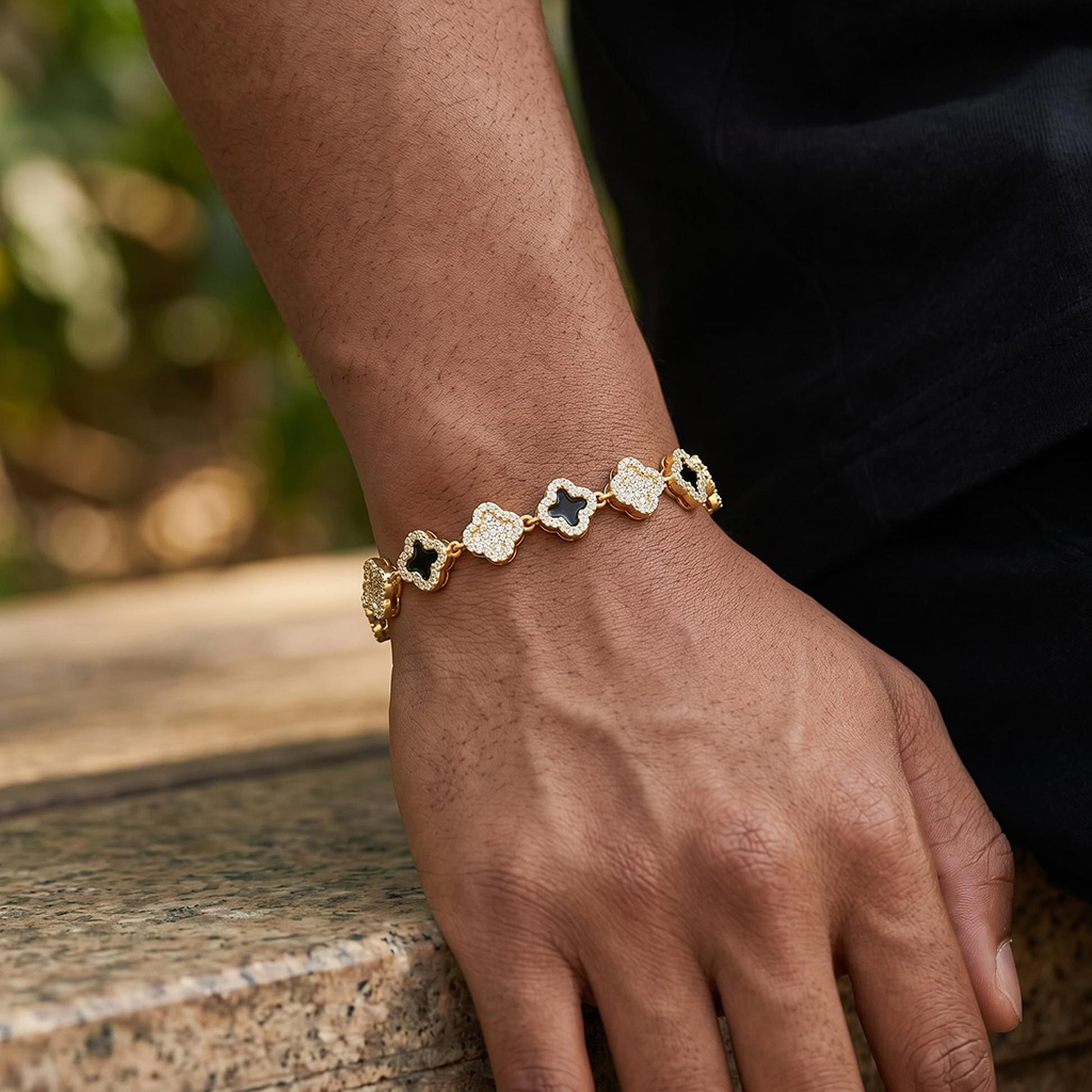 Iced Out 8.5mm Four-leaf Clover Bracelet Iced Out 8.5mm Four-leaf Clover Bracelet