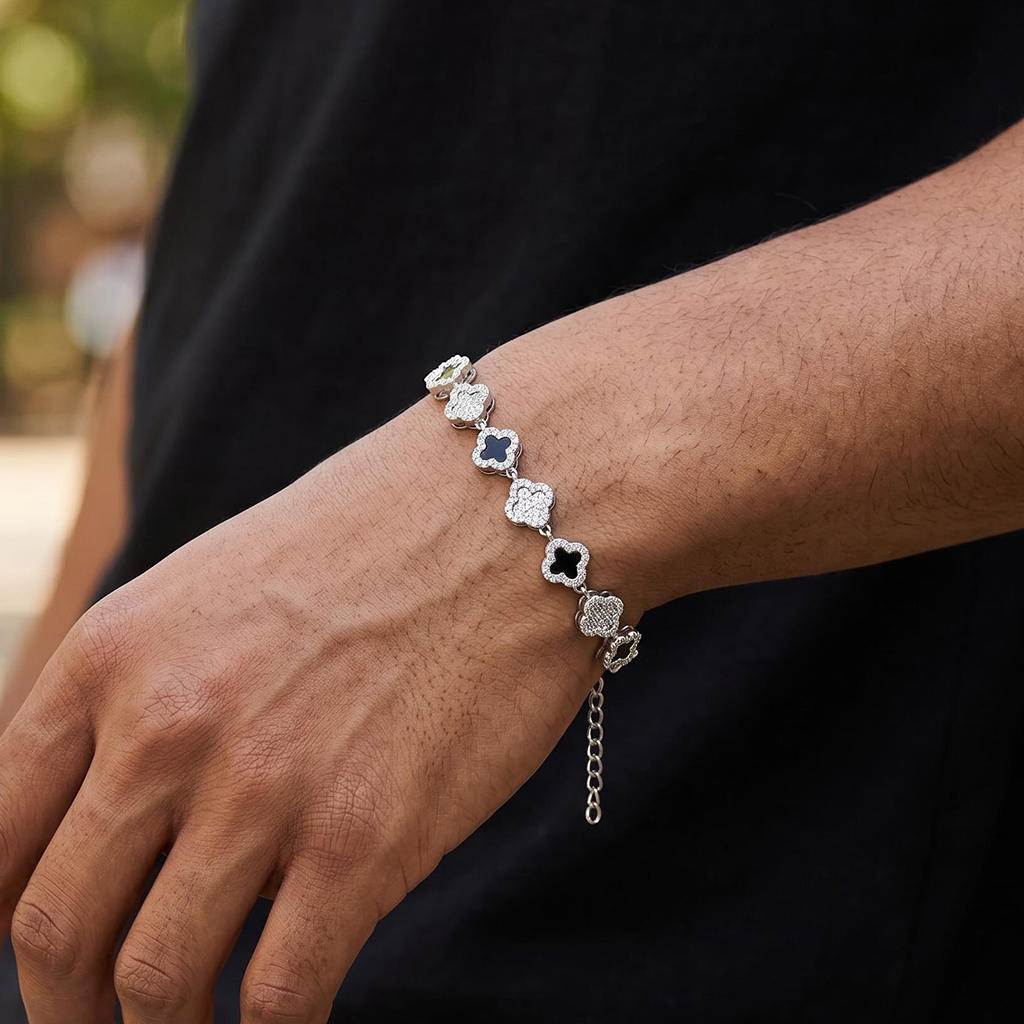 Iced Out 8.5mm Four-leaf Clover Bracelet Iced Out 8.5mm Four-leaf Clover Bracelet