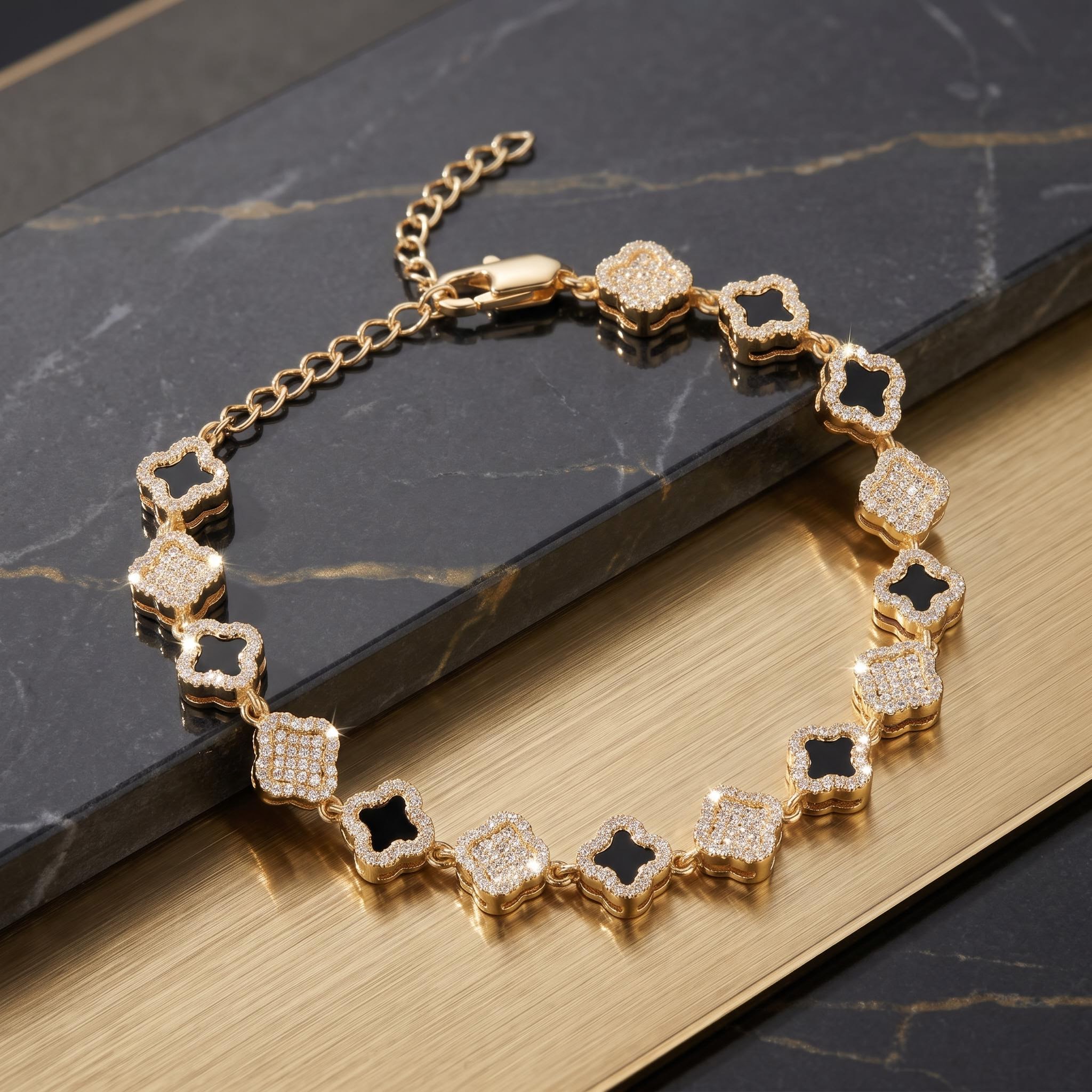 Iced Out 8.5mm Four-leaf Clover Bracelet Iced Out 8.5mm Four-leaf Clover Bracelet