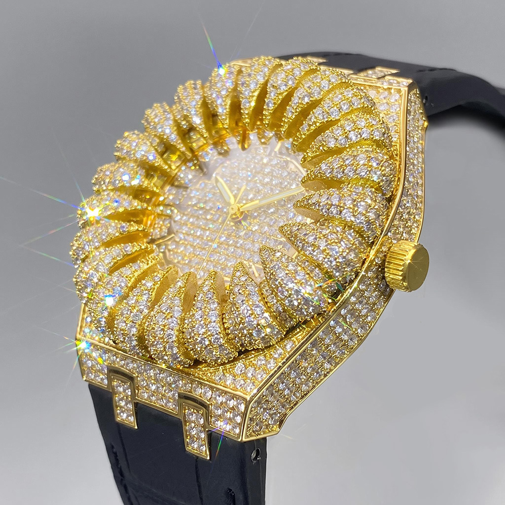 Iced Out Claw Bezel Wath in Gold
