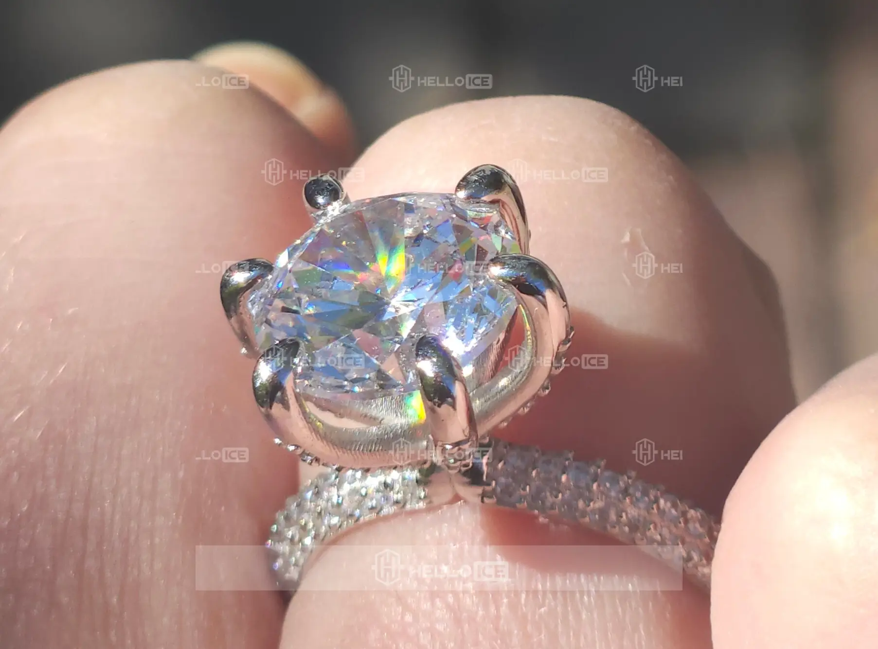 Helloice Review Image