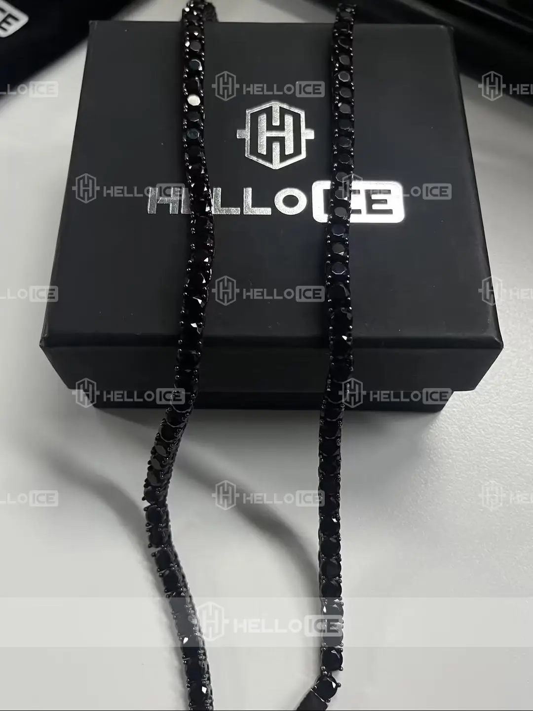 Helloice Review Image