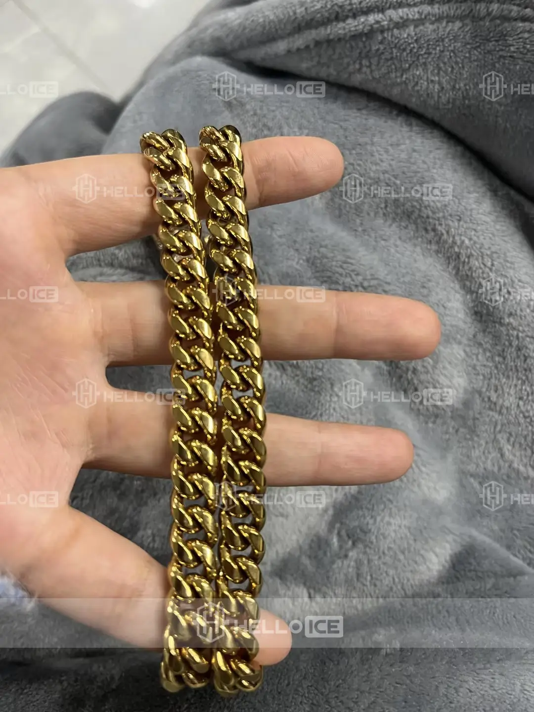 Helloice Review Image