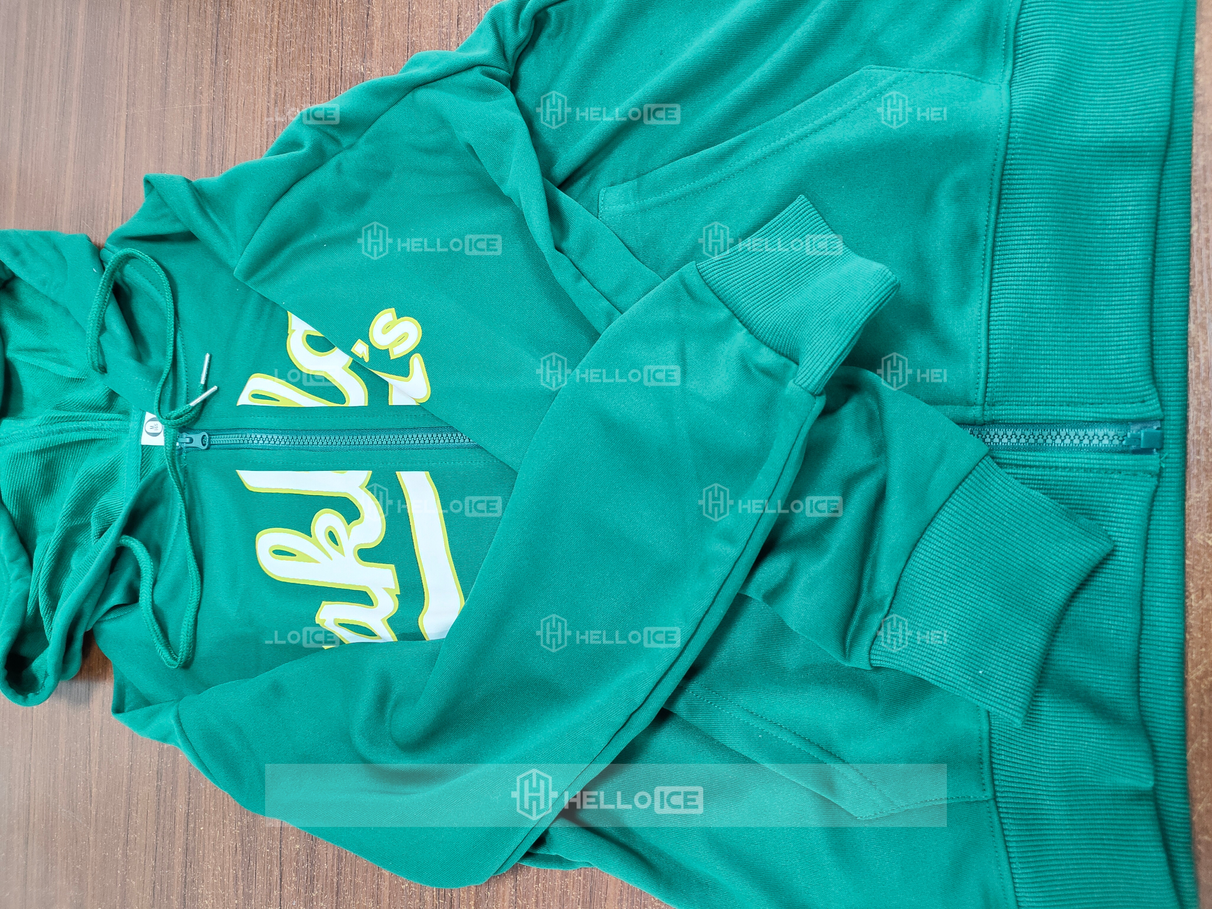 Helloice Review Image