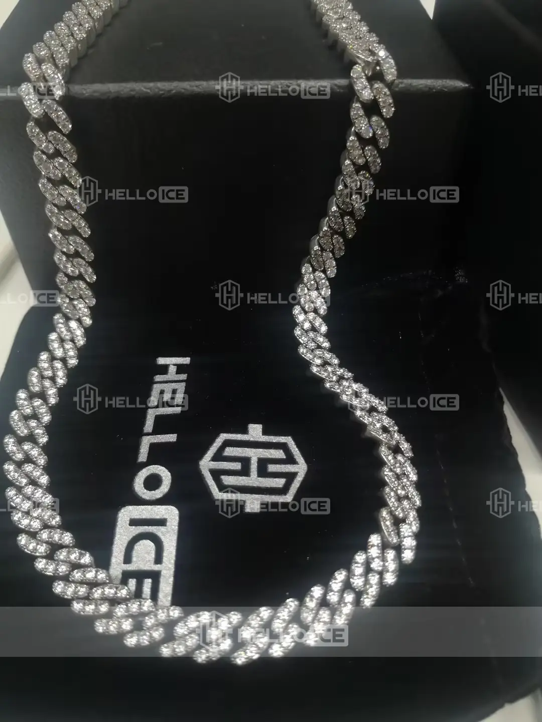 Helloice Review Image