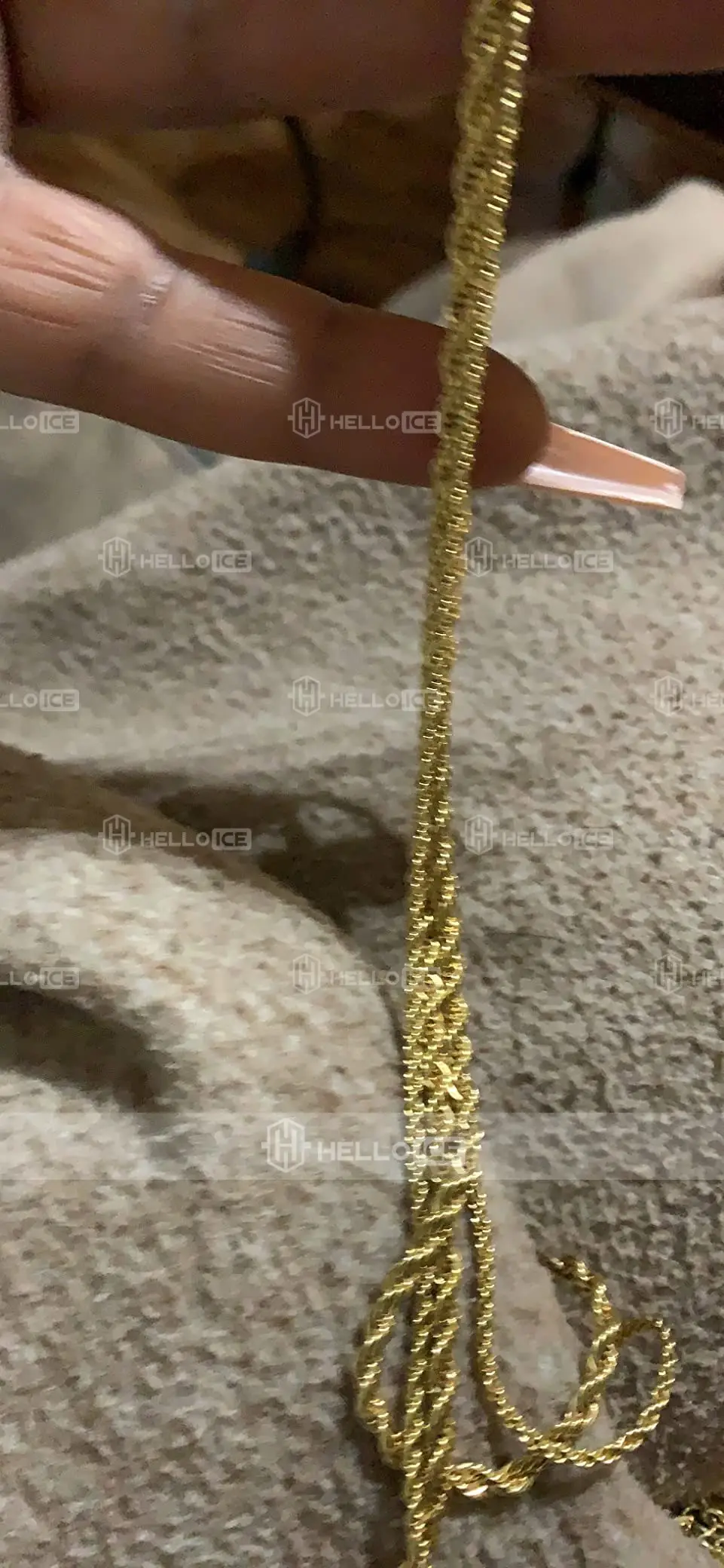 Helloice Review Image