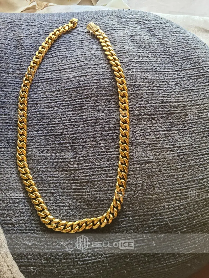 Helloice Review Image