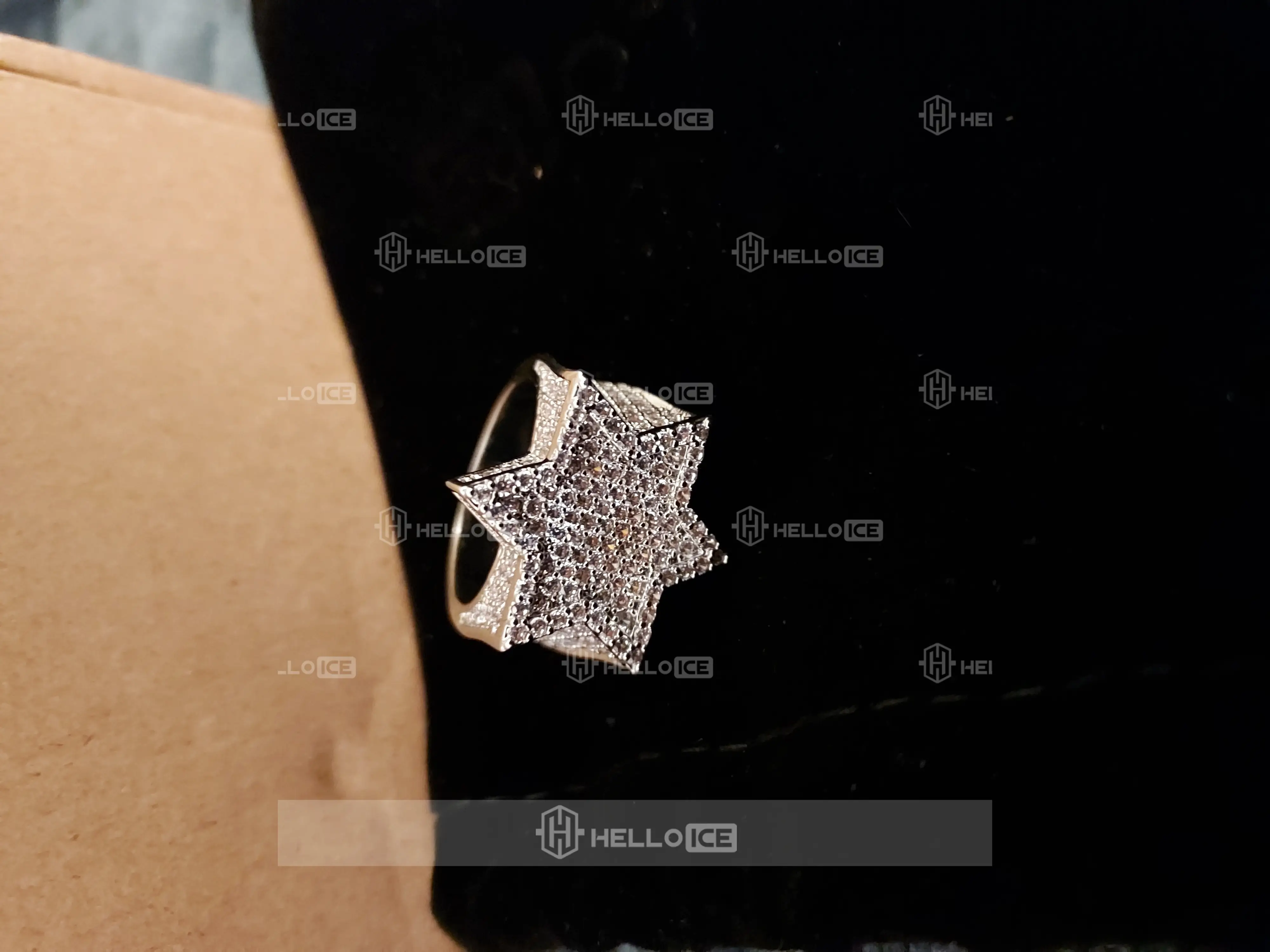 Helloice Review Image