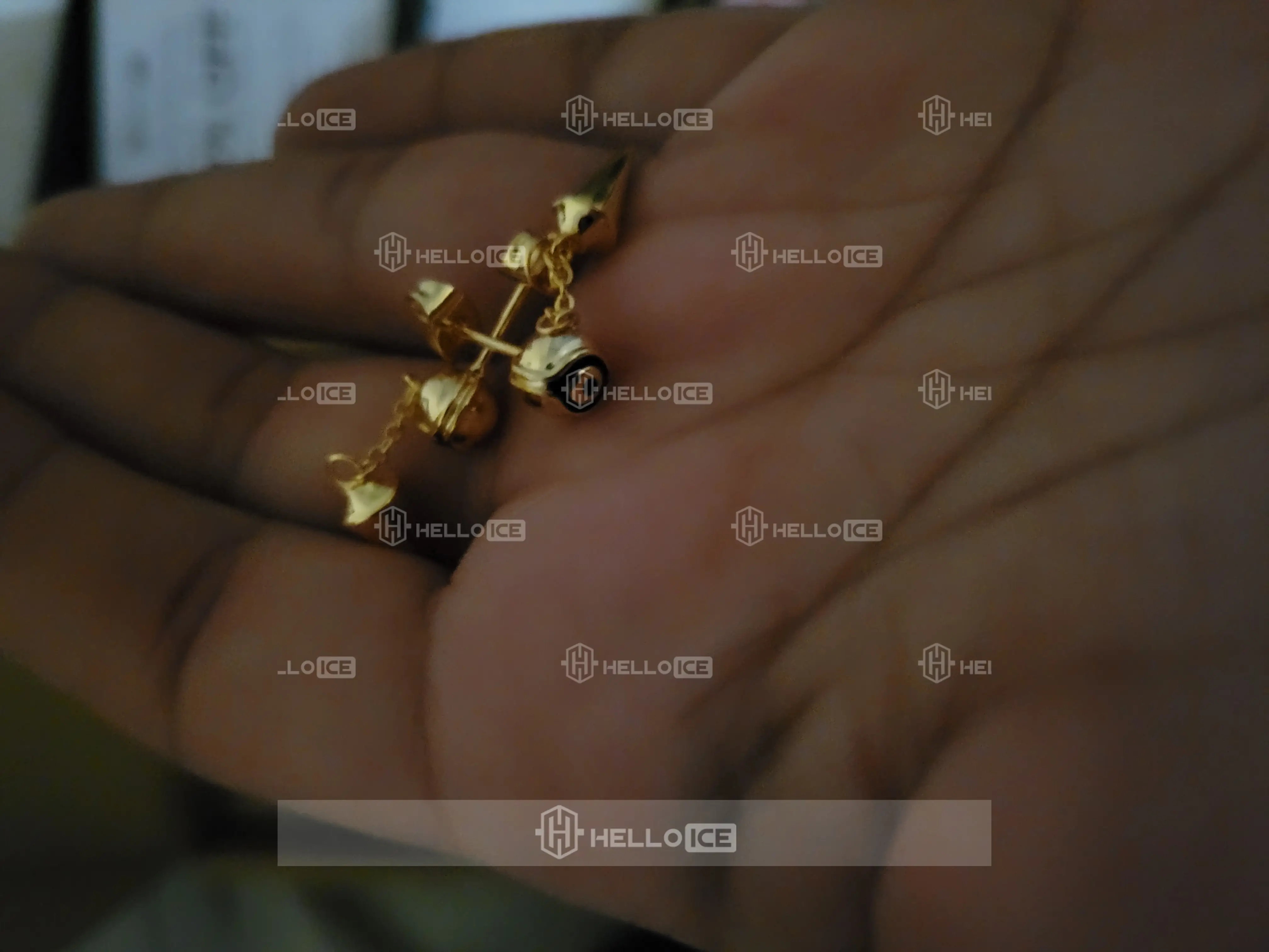 Helloice Review Image