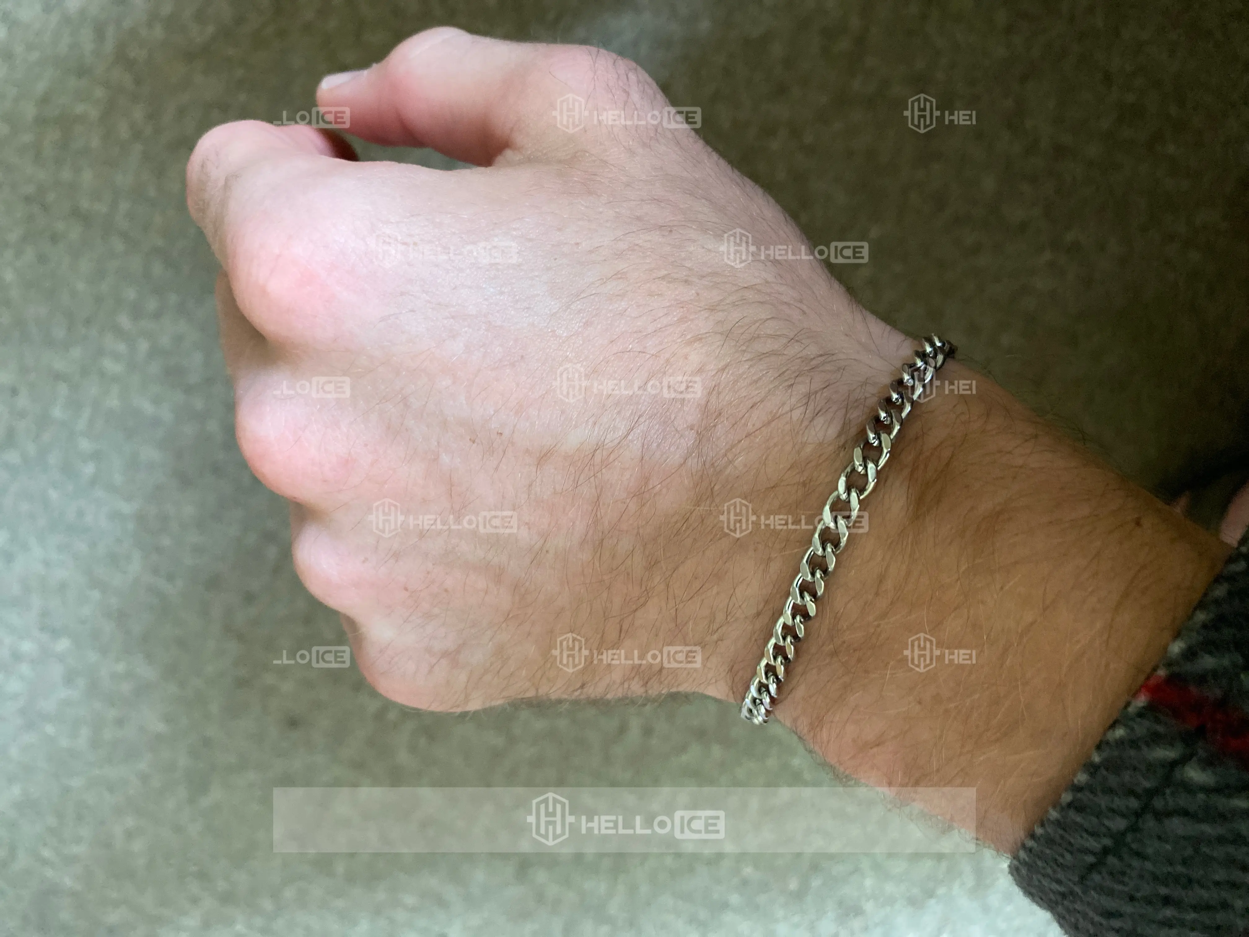 Helloice Review Image