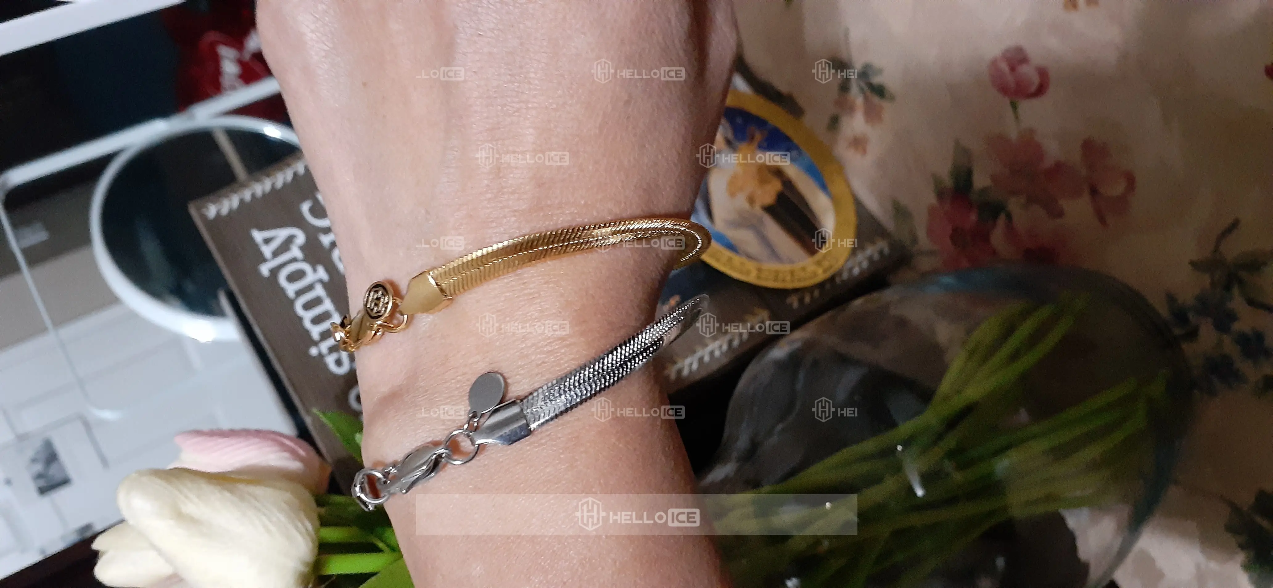 Helloice Review Image