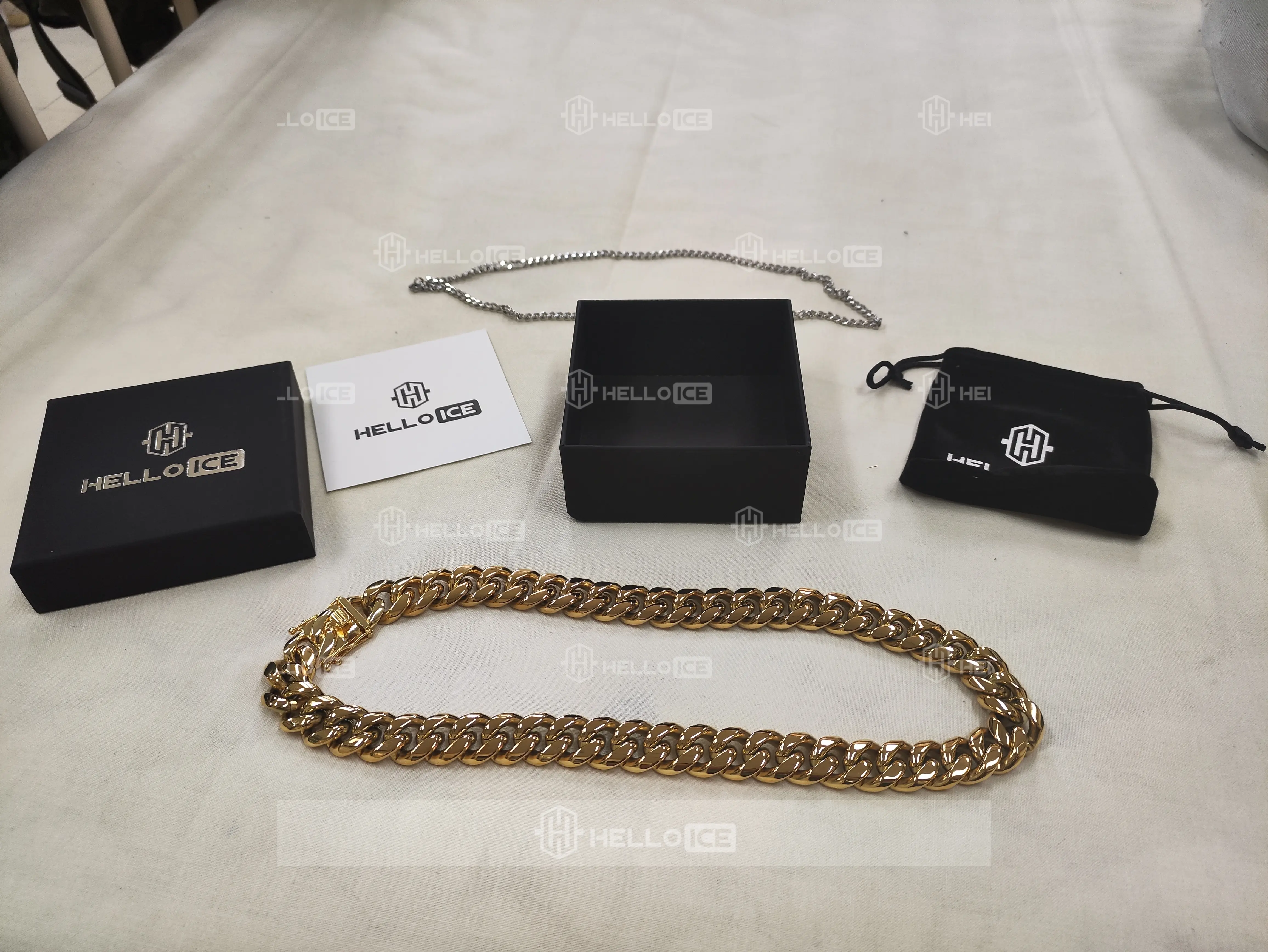 Helloice Review Image