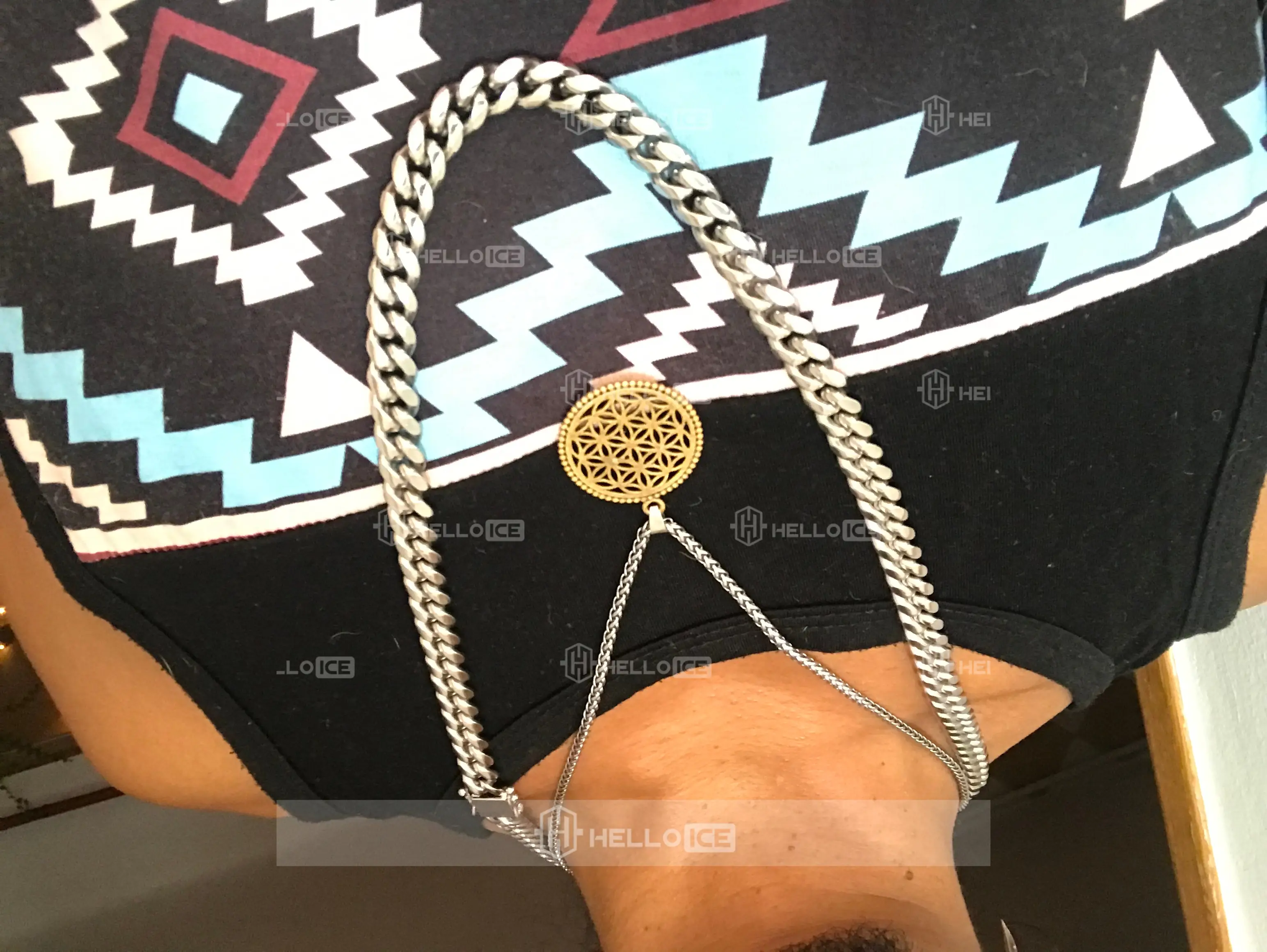 Helloice Review Image