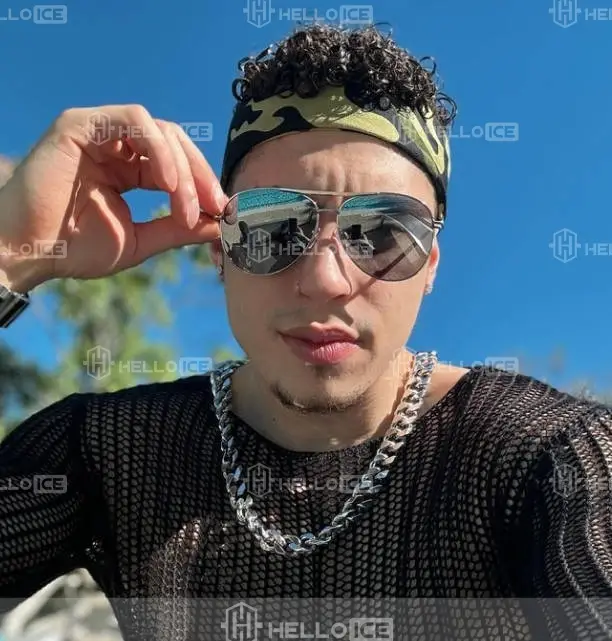 Helloice Review Image