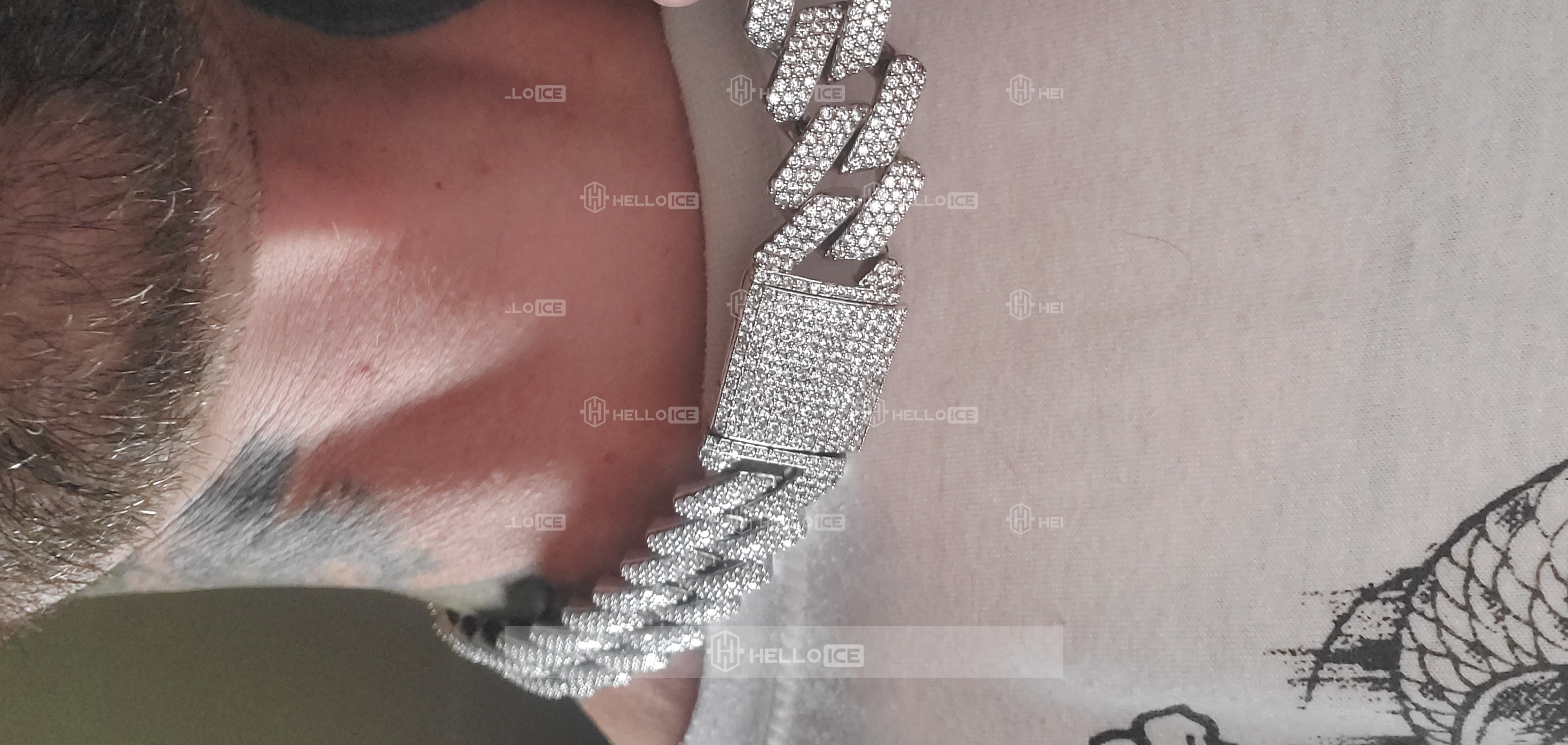 Helloice Review Image