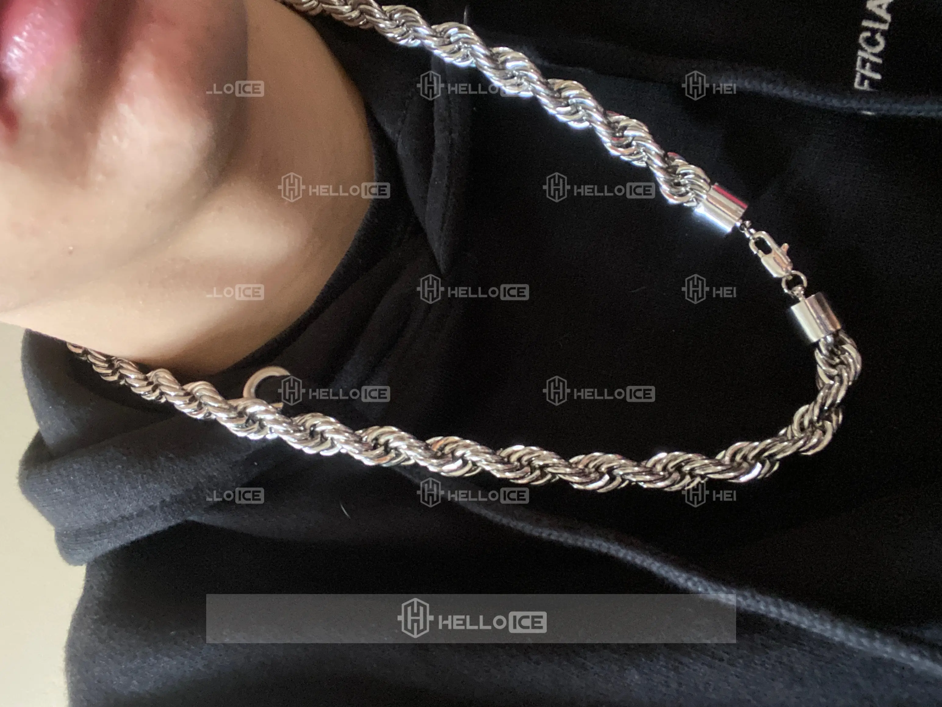 Helloice Review Image