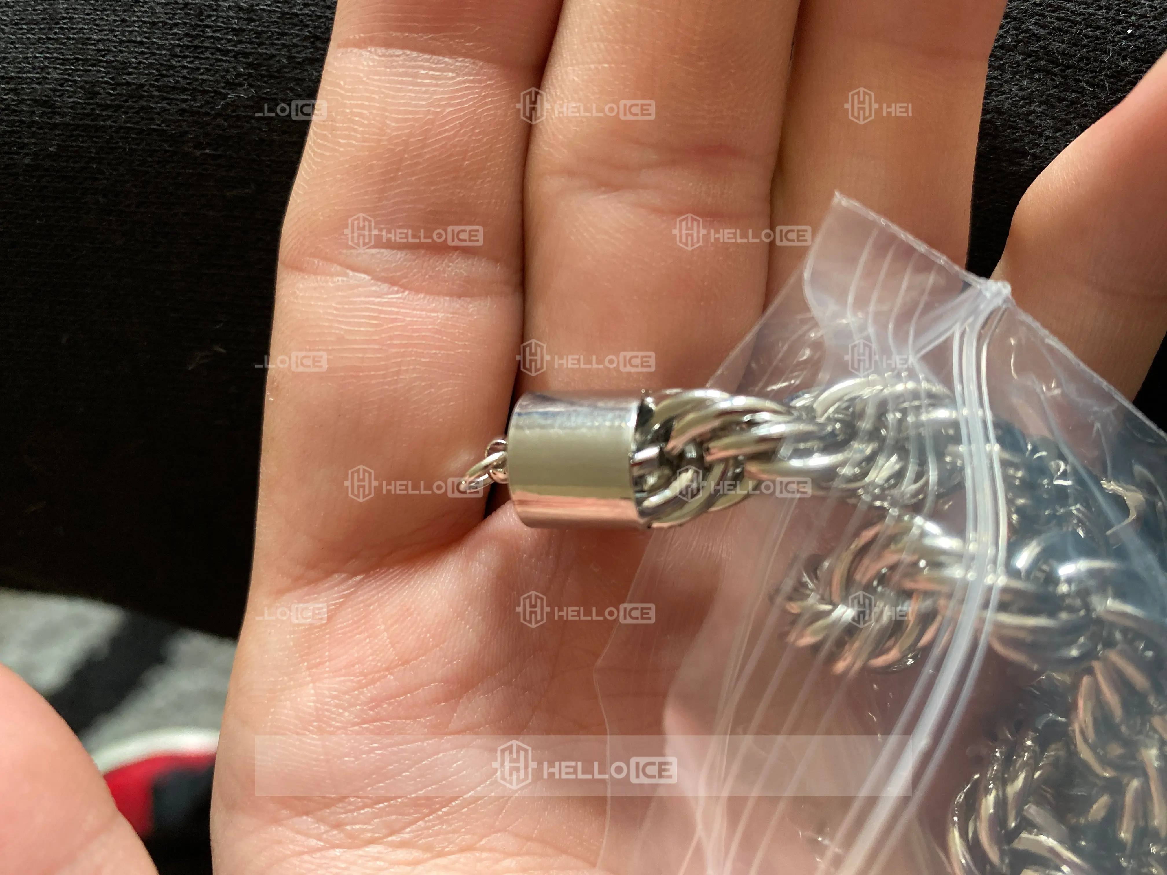 Helloice Review Image