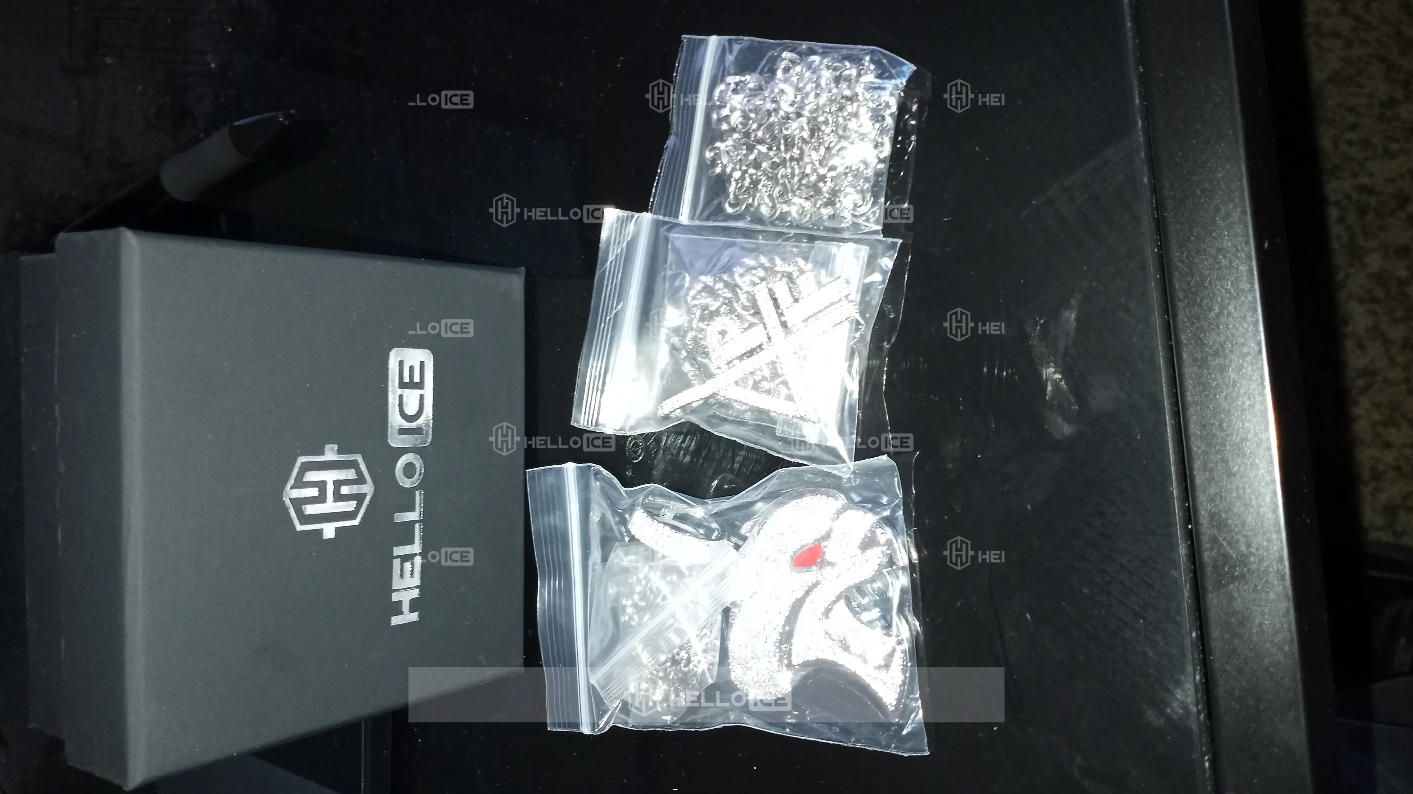 Helloice Review Image