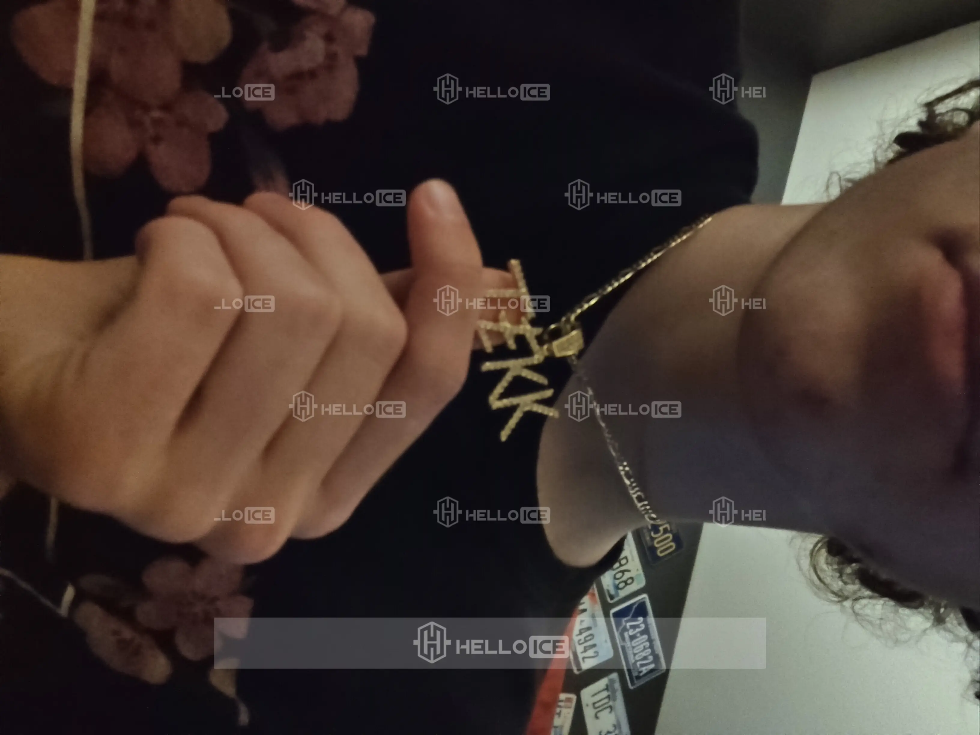 Helloice Review Image