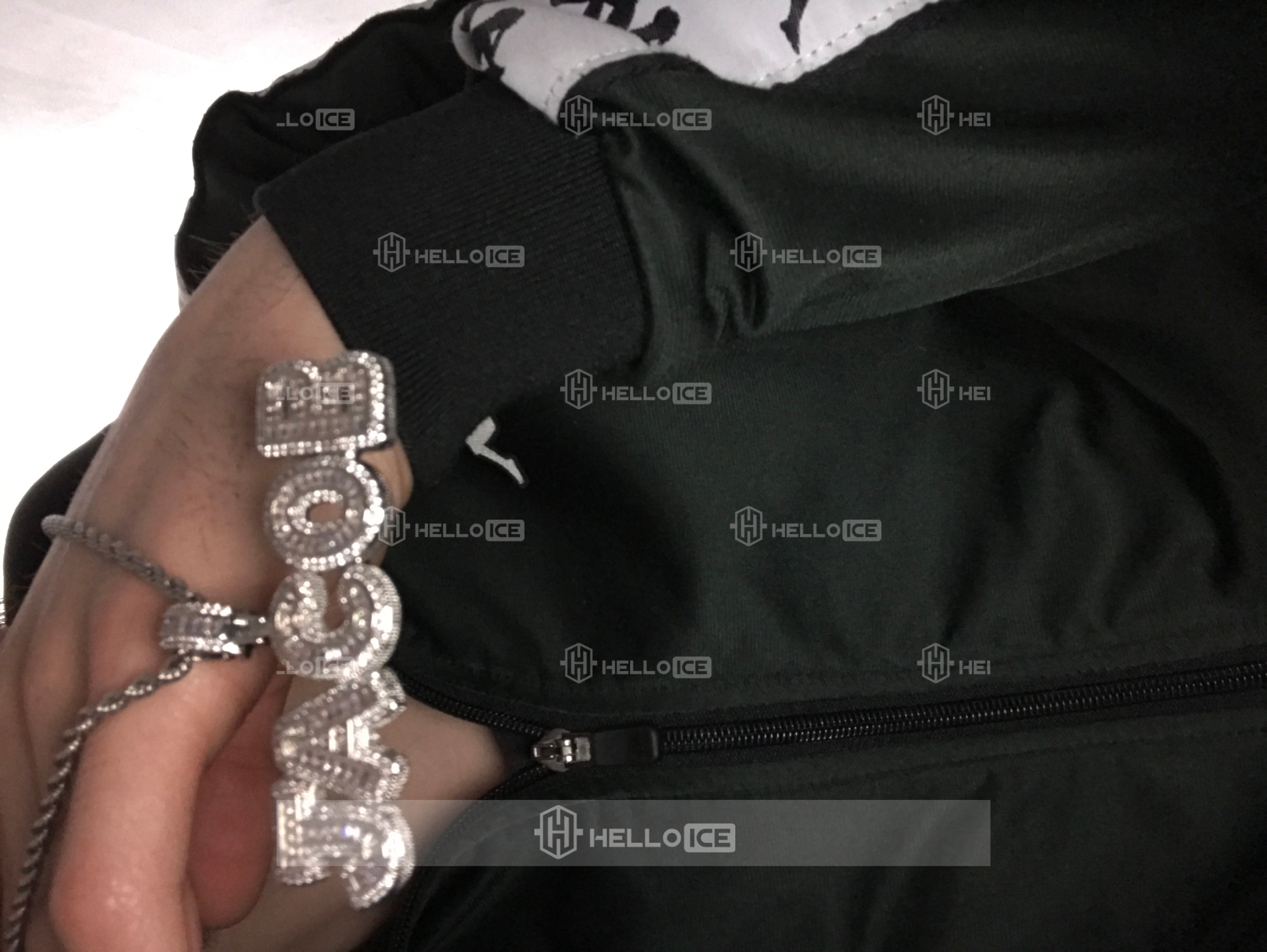 Helloice Review Image