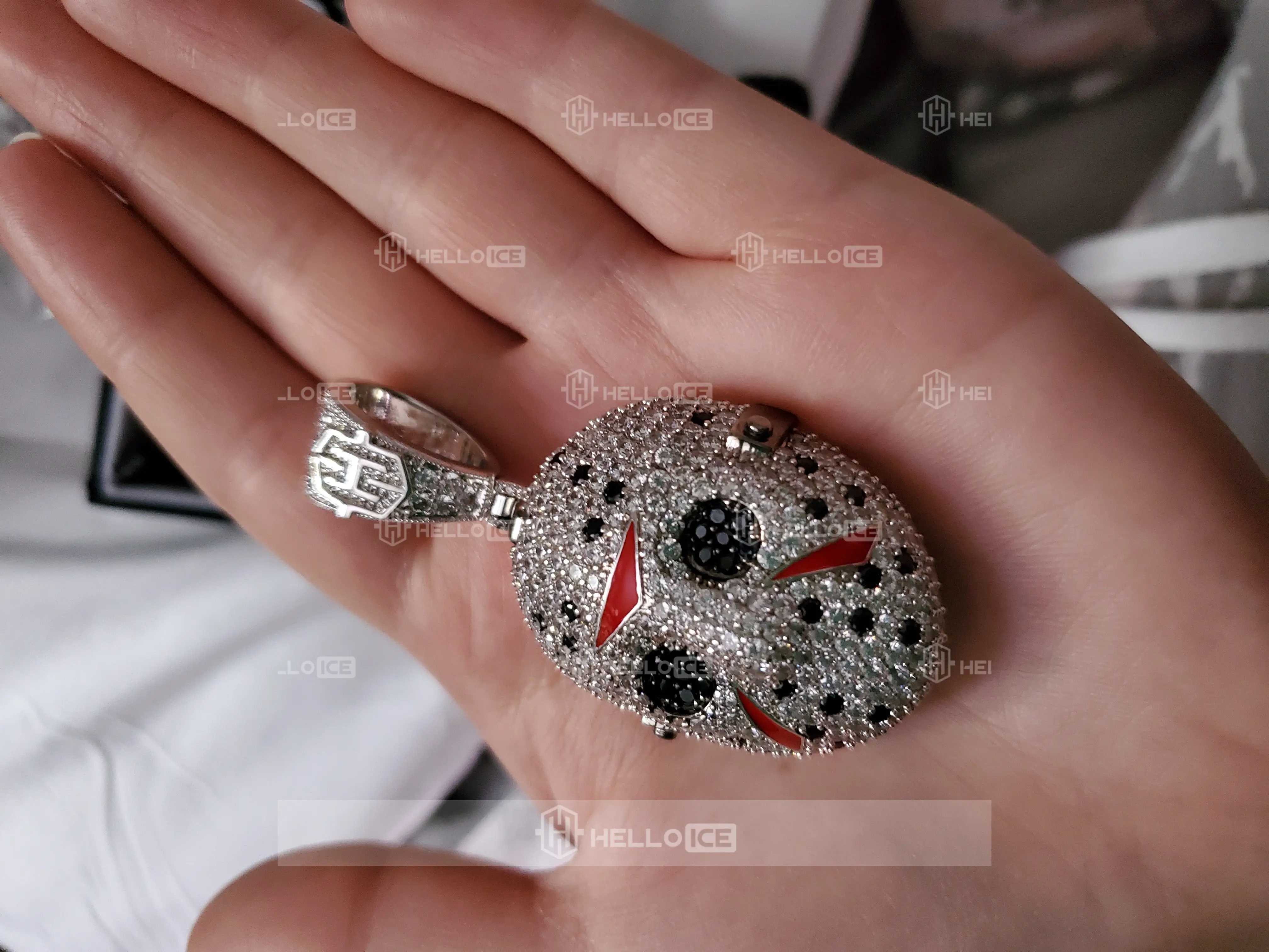 Helloice Review Image