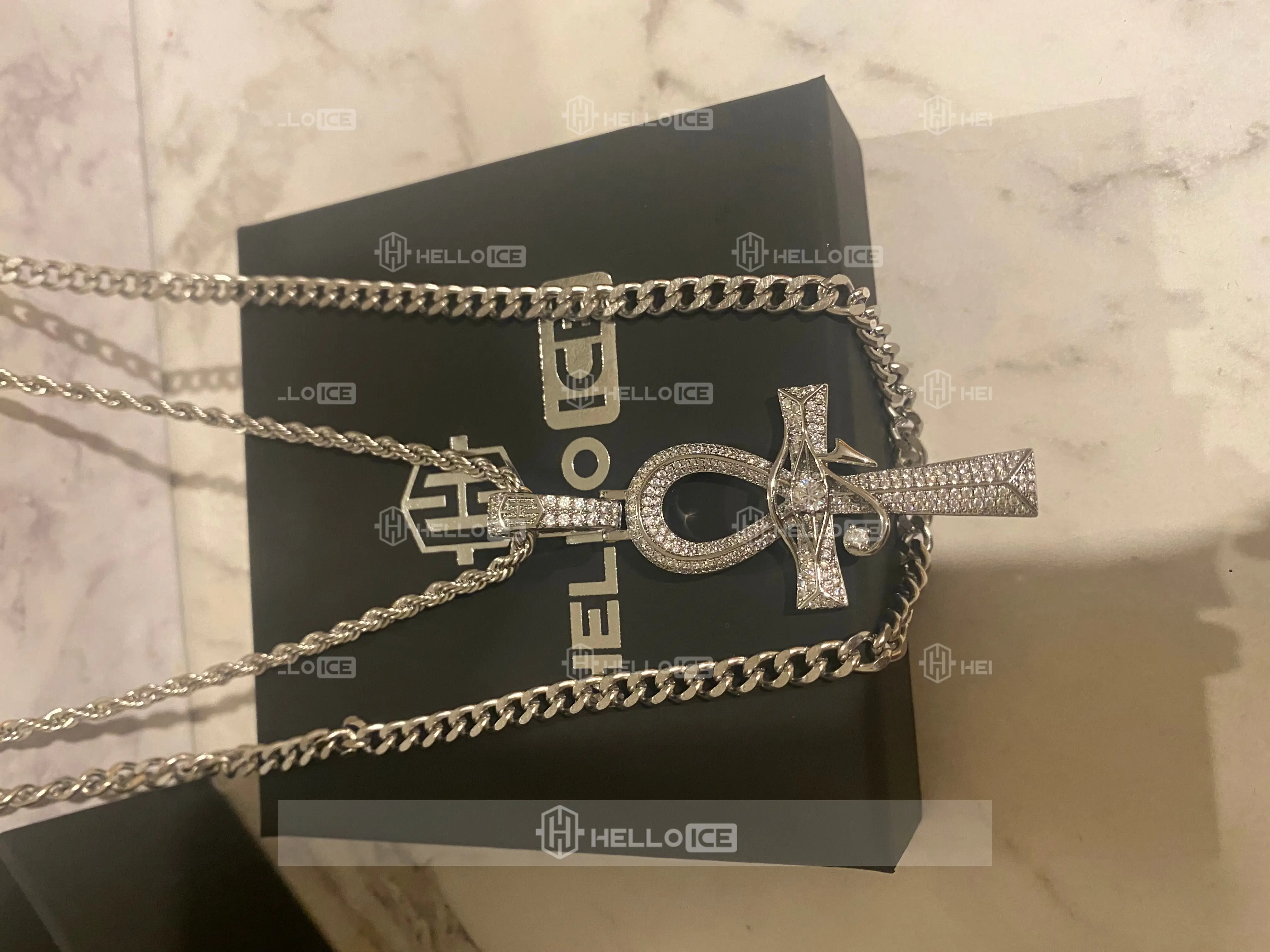 Helloice Review Image