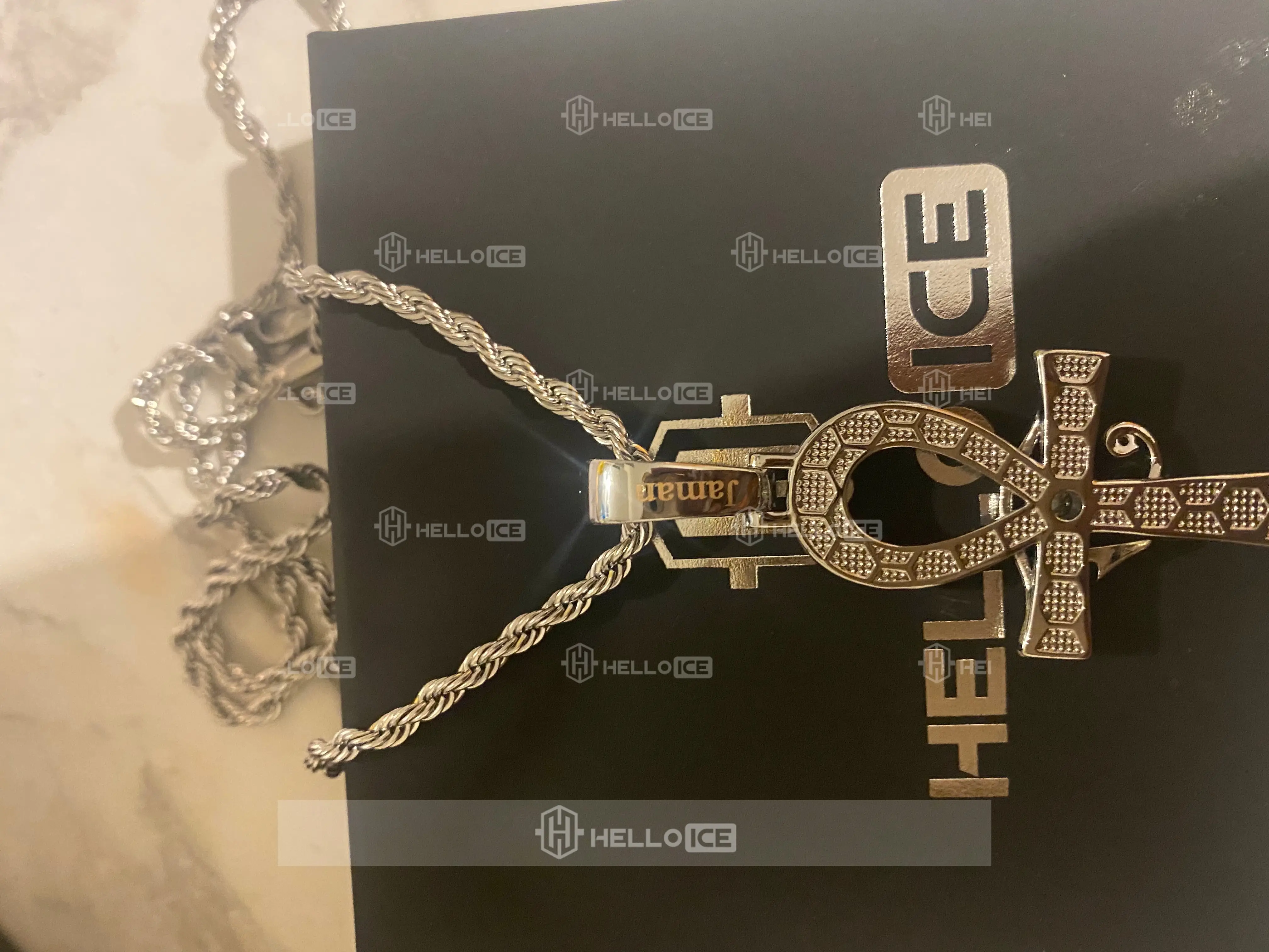 Helloice Review Image