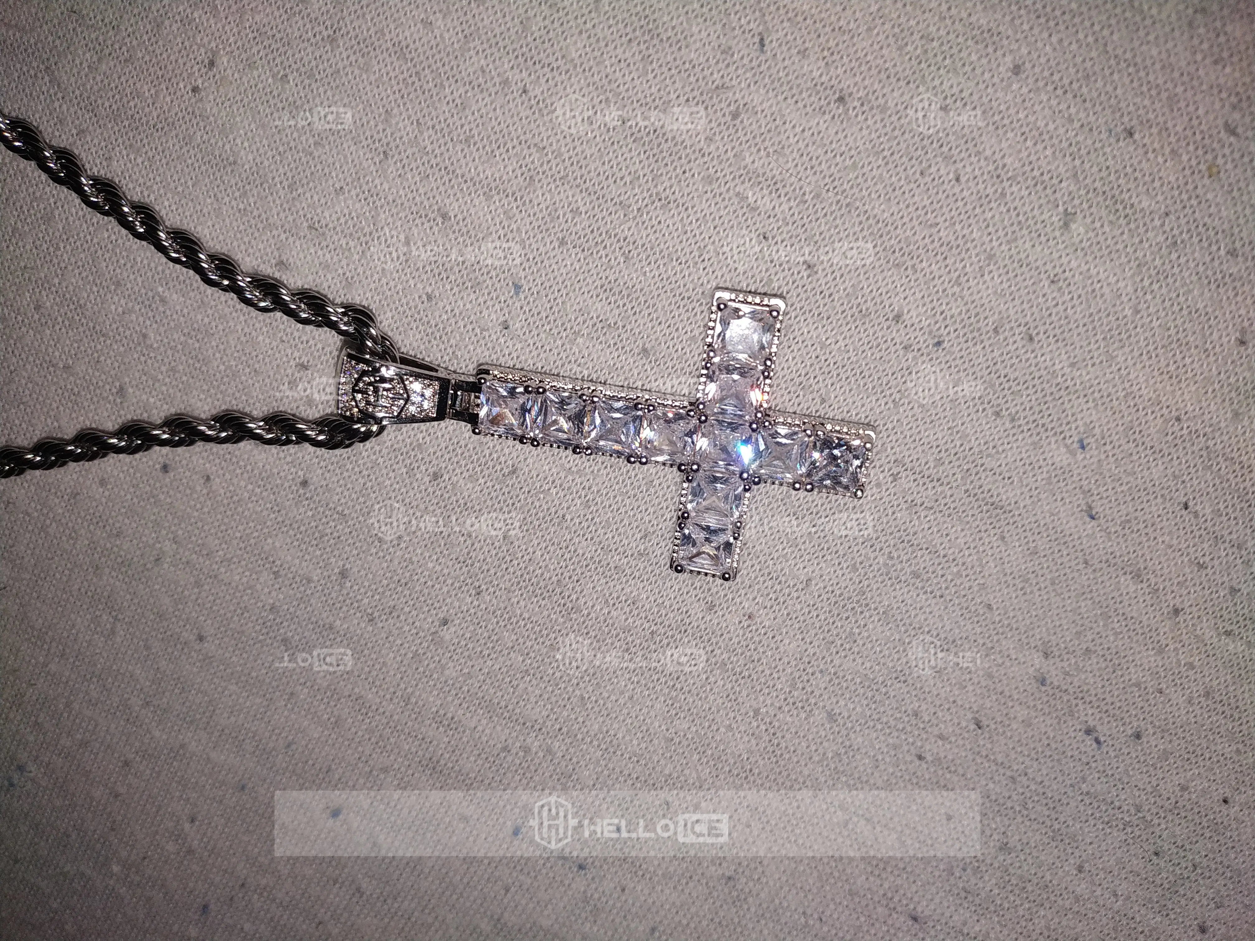 Helloice Review Image