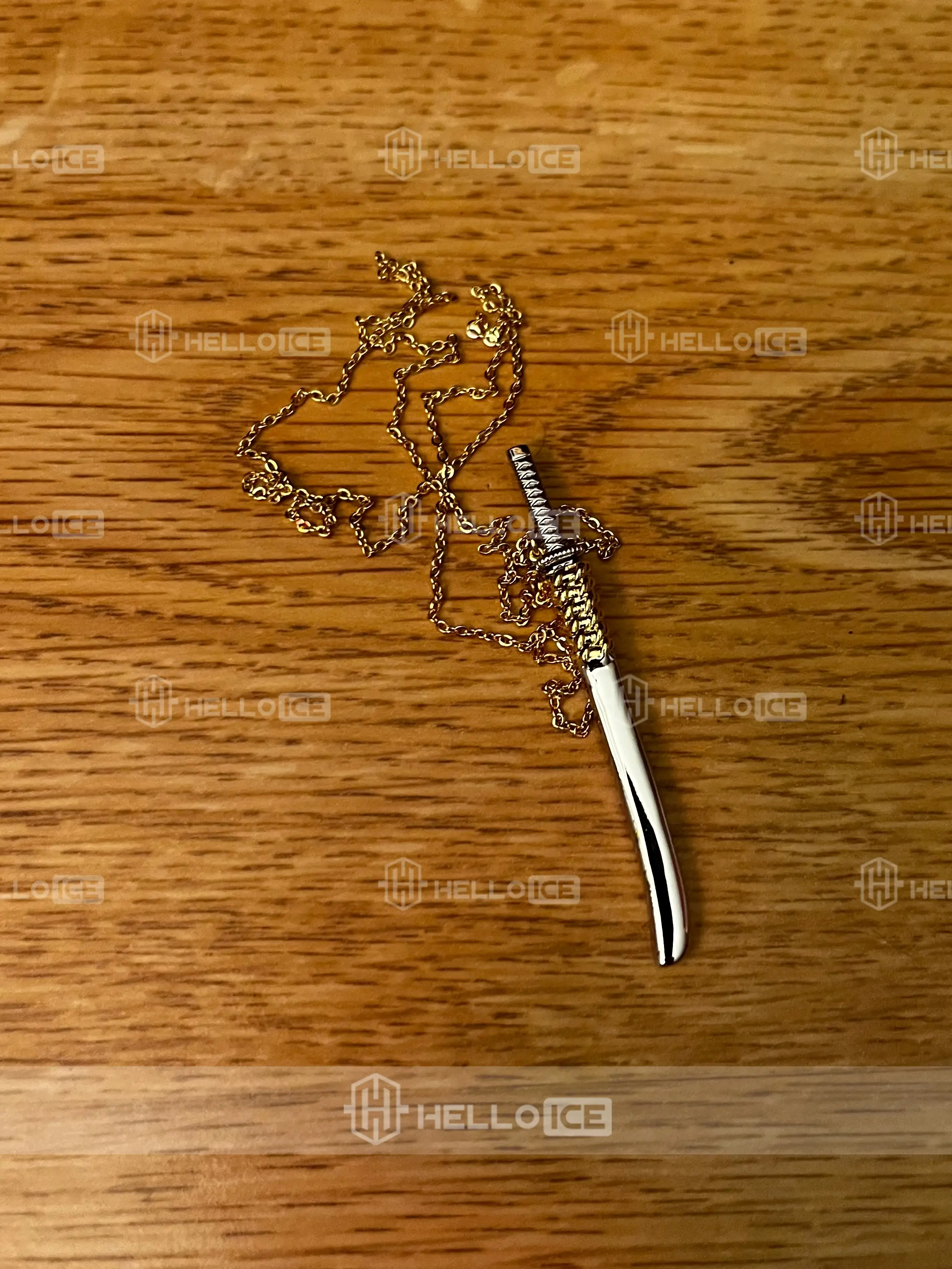 Helloice Review Image