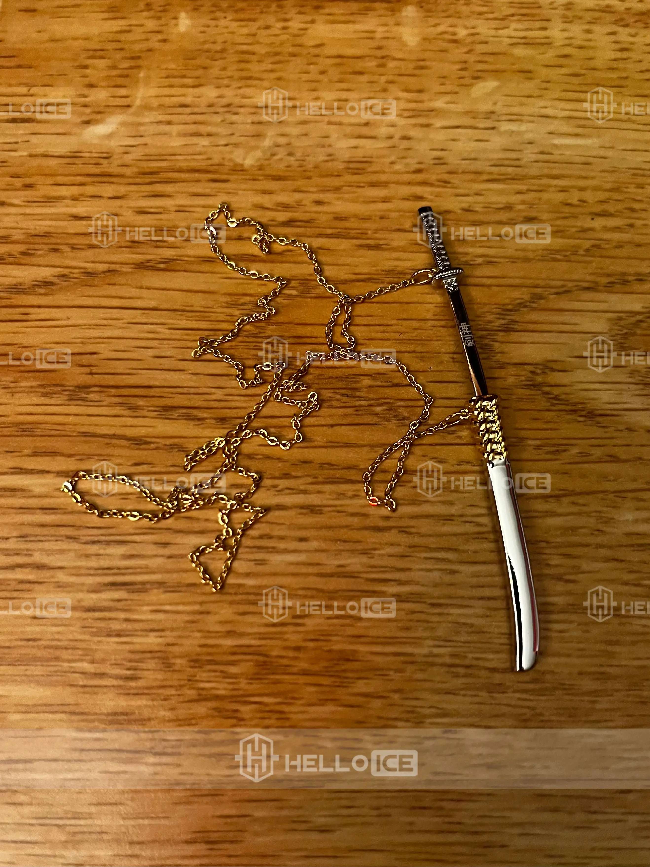 Helloice Review Image