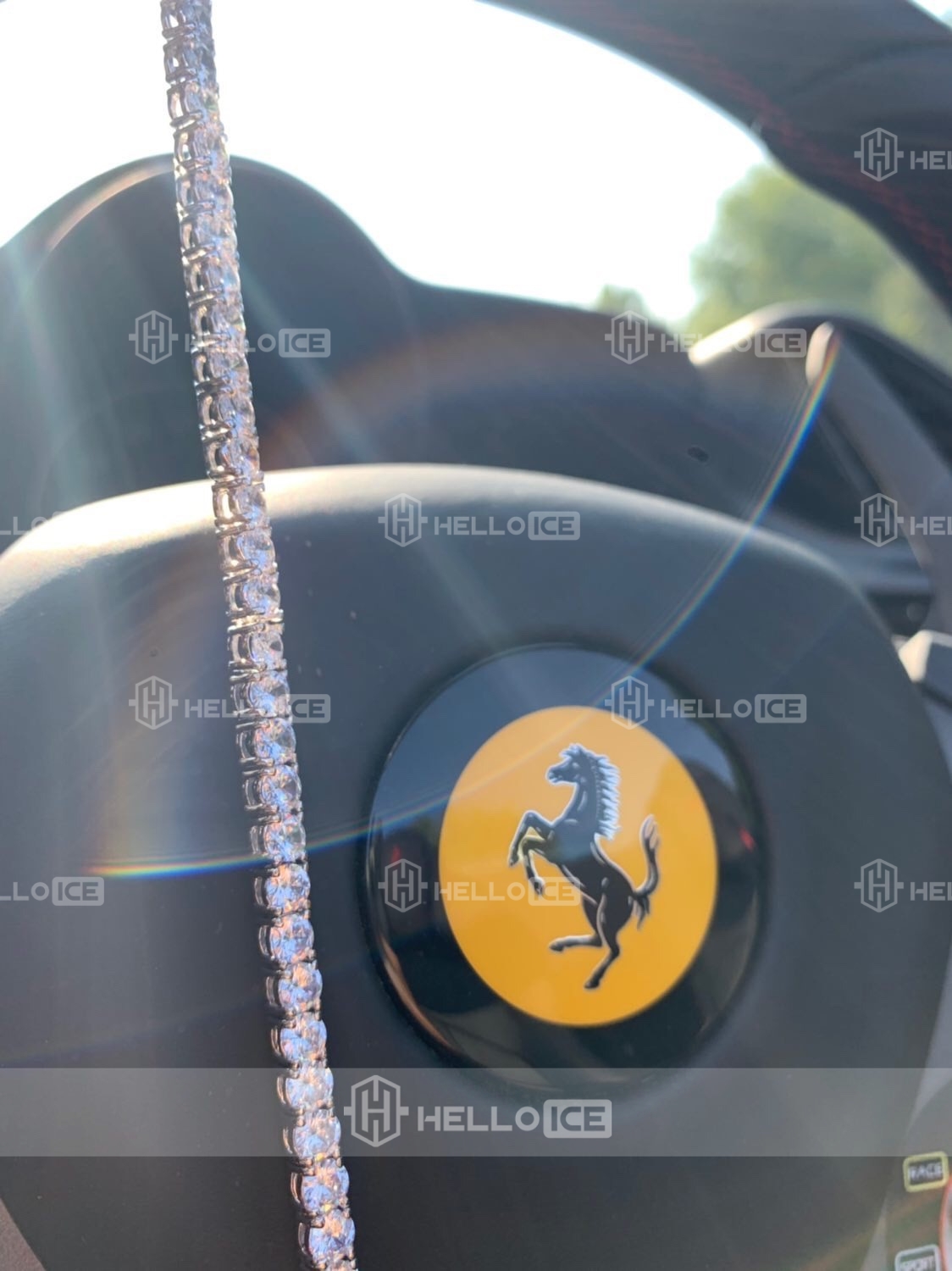 Helloice Review Image