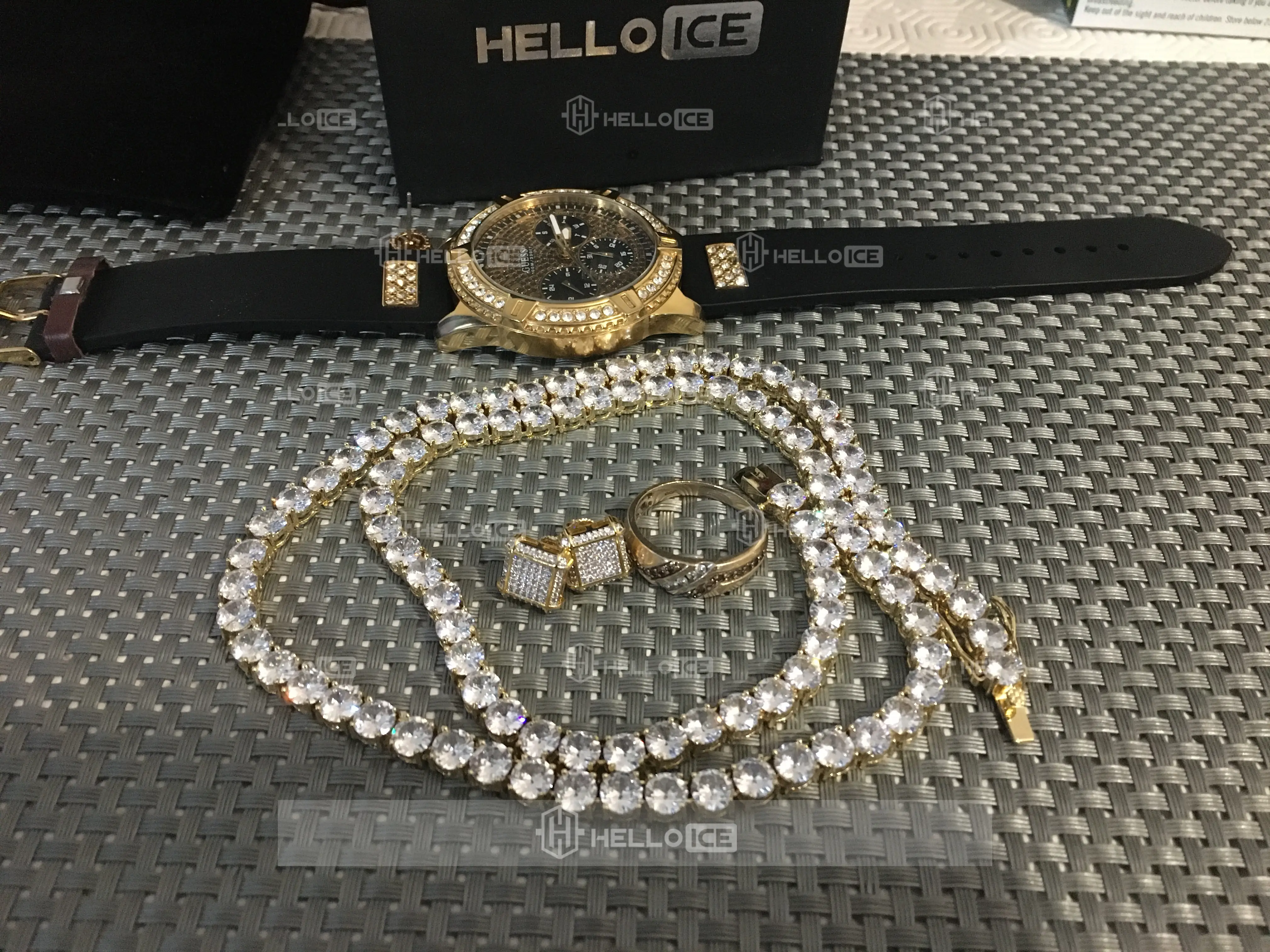 Helloice Review Image