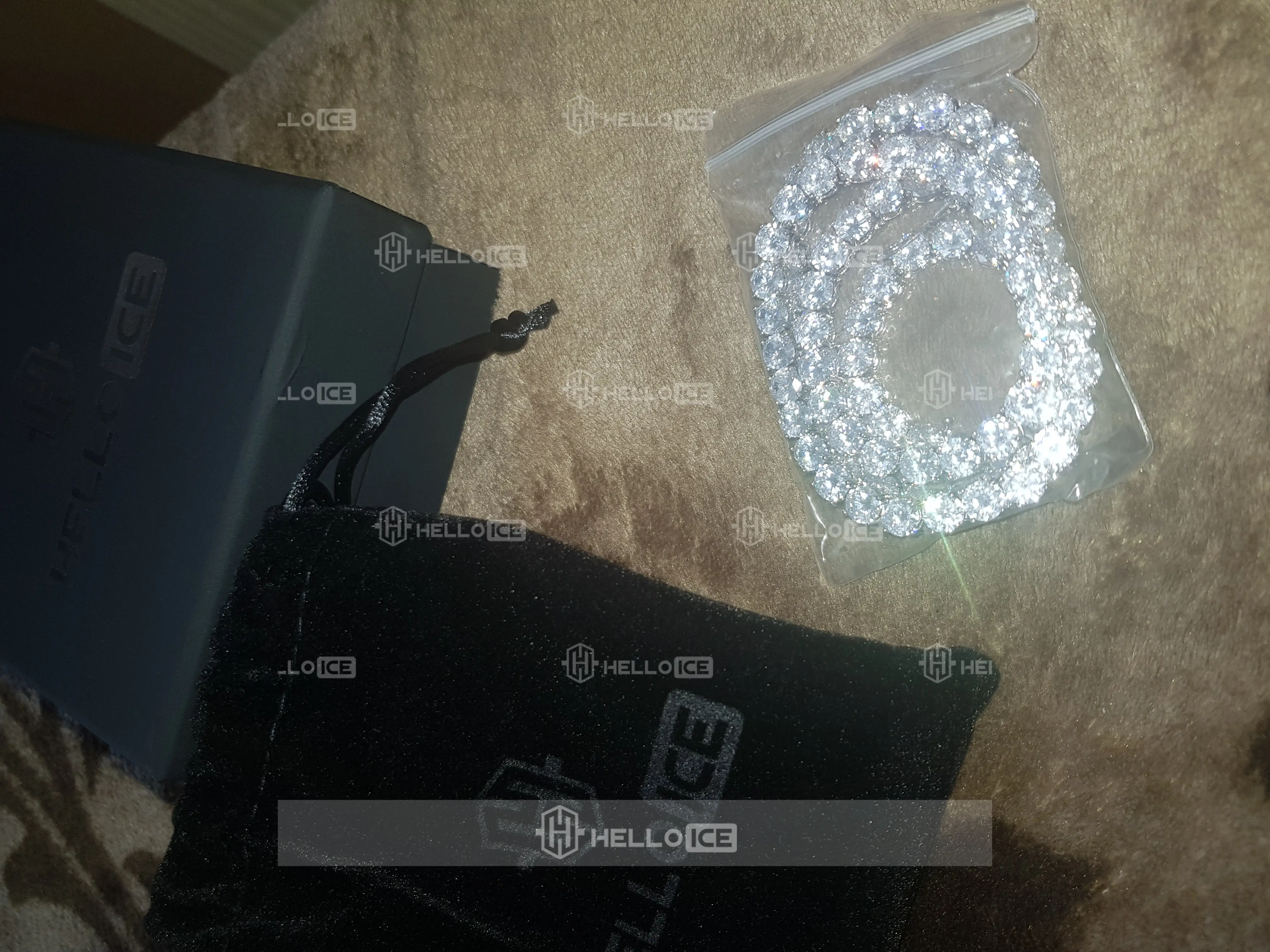 Helloice Review Image