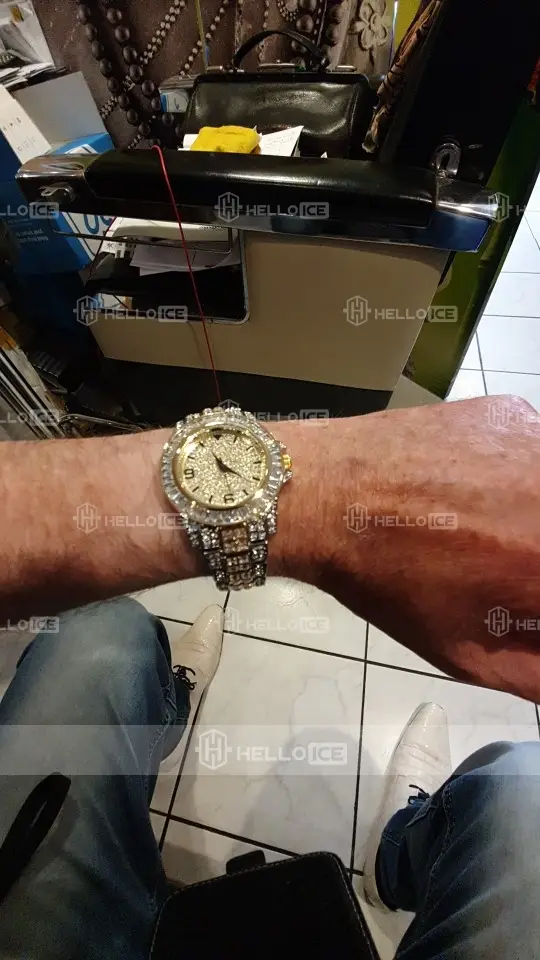 Helloice Review Image