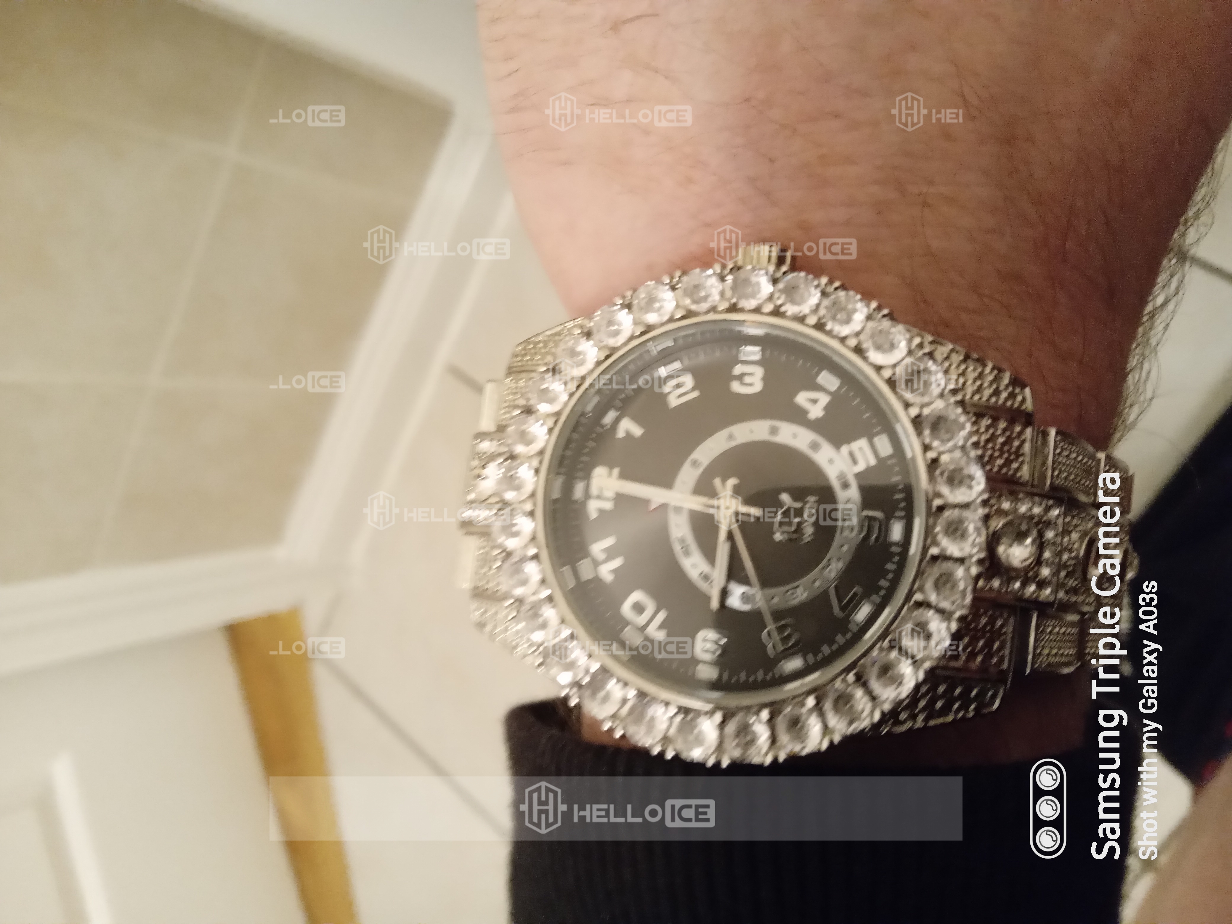 Helloice Review Image