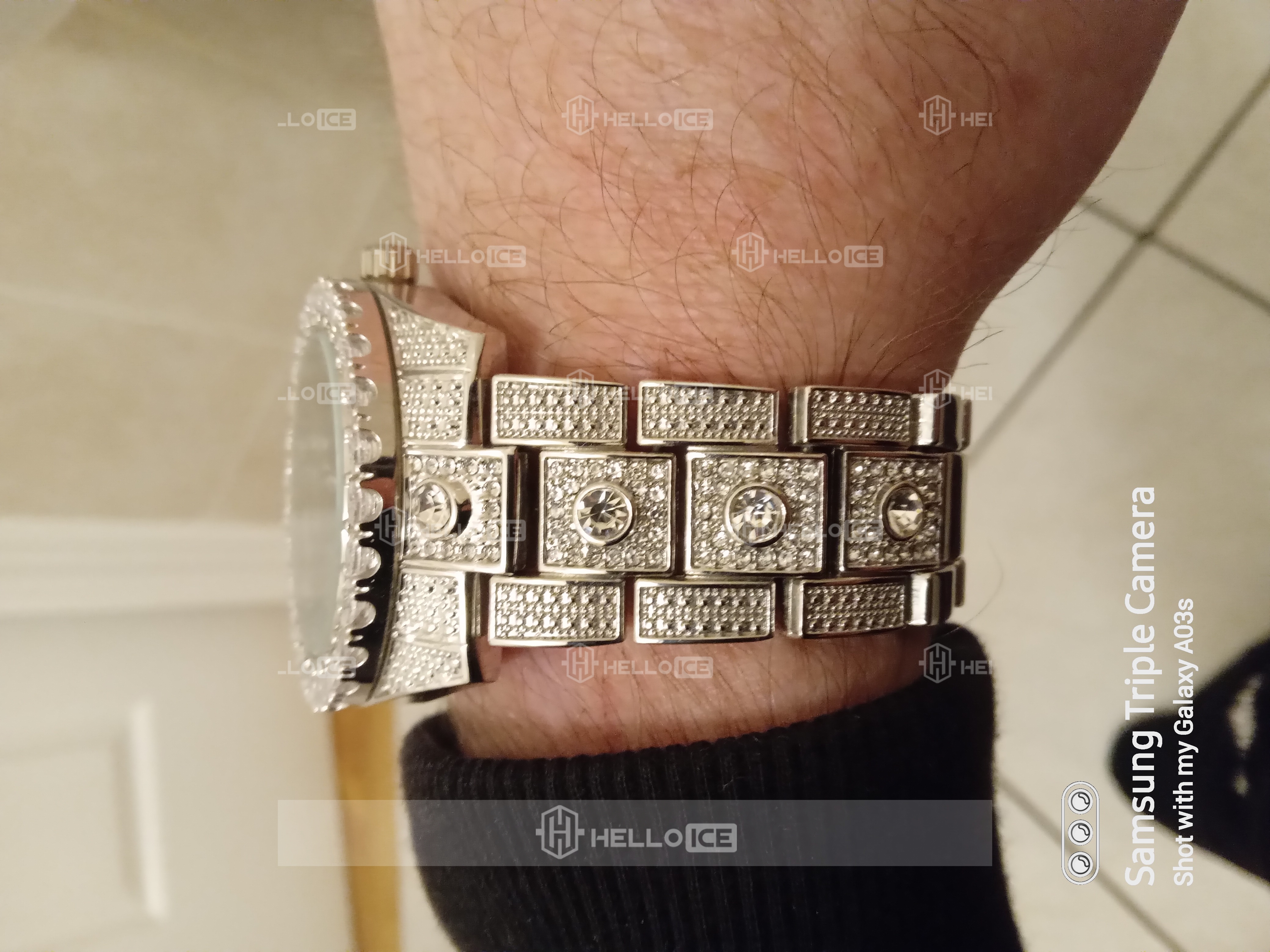 Helloice Review Image