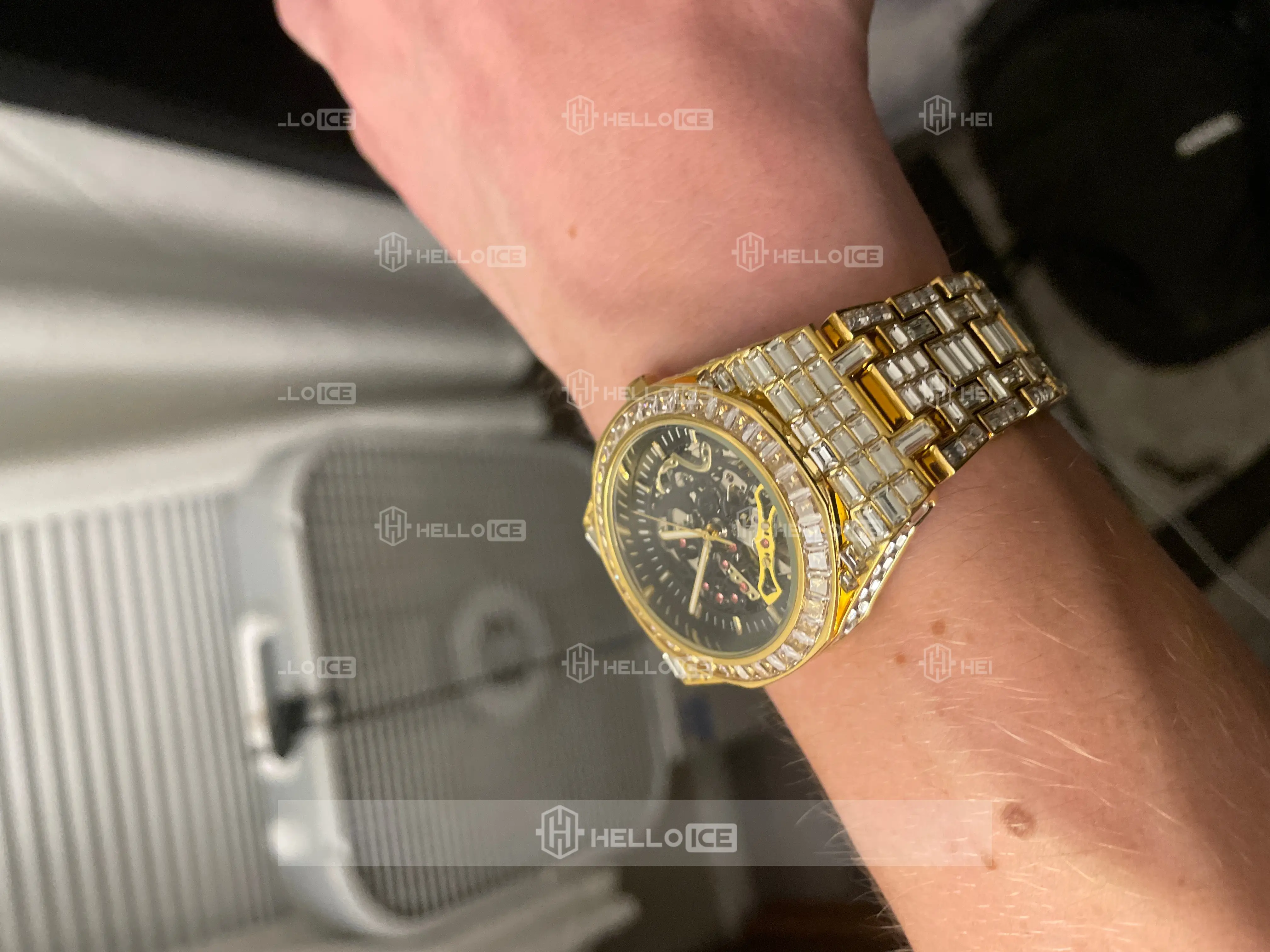 Helloice Review Image