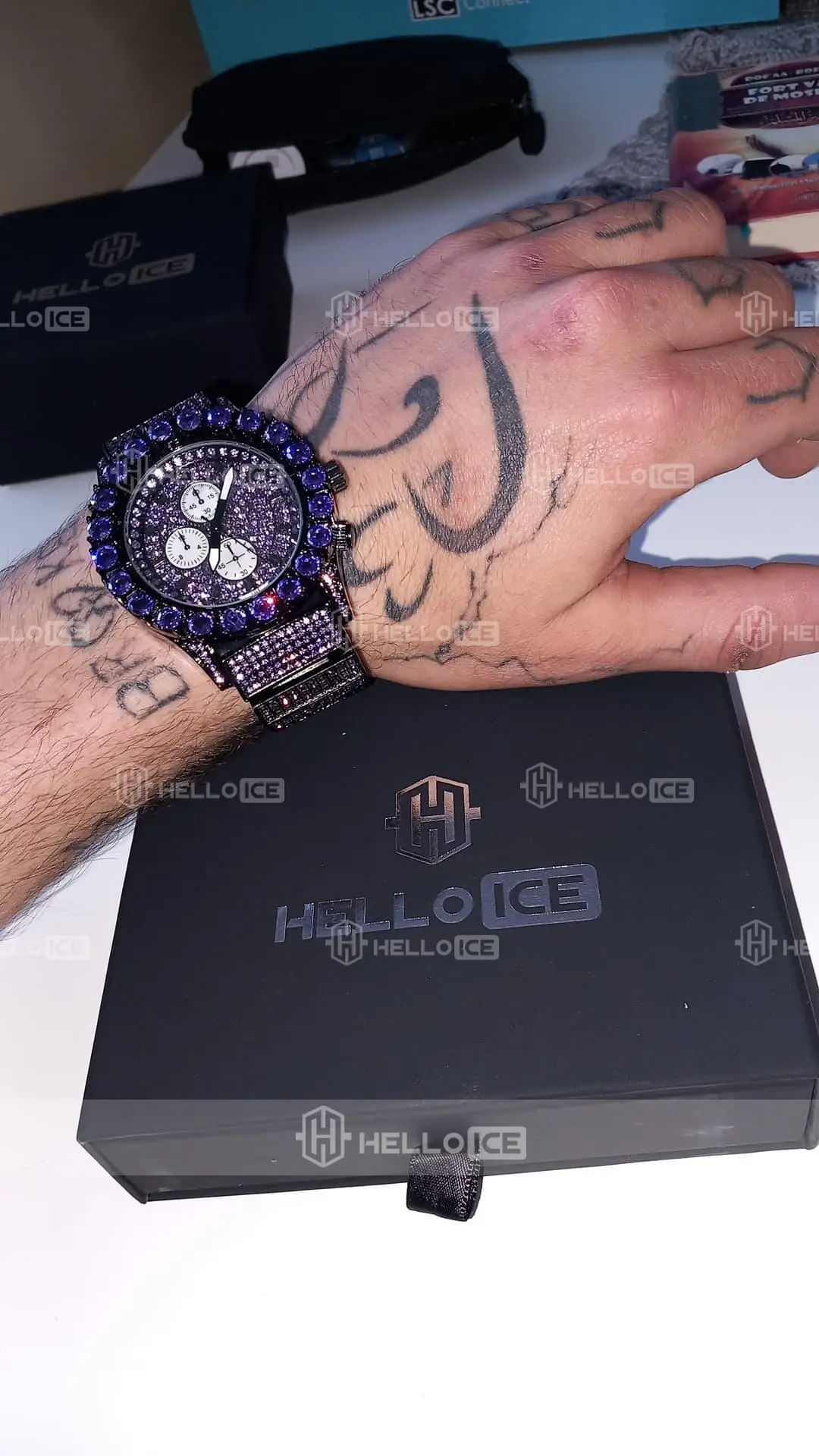 Helloice Review Image