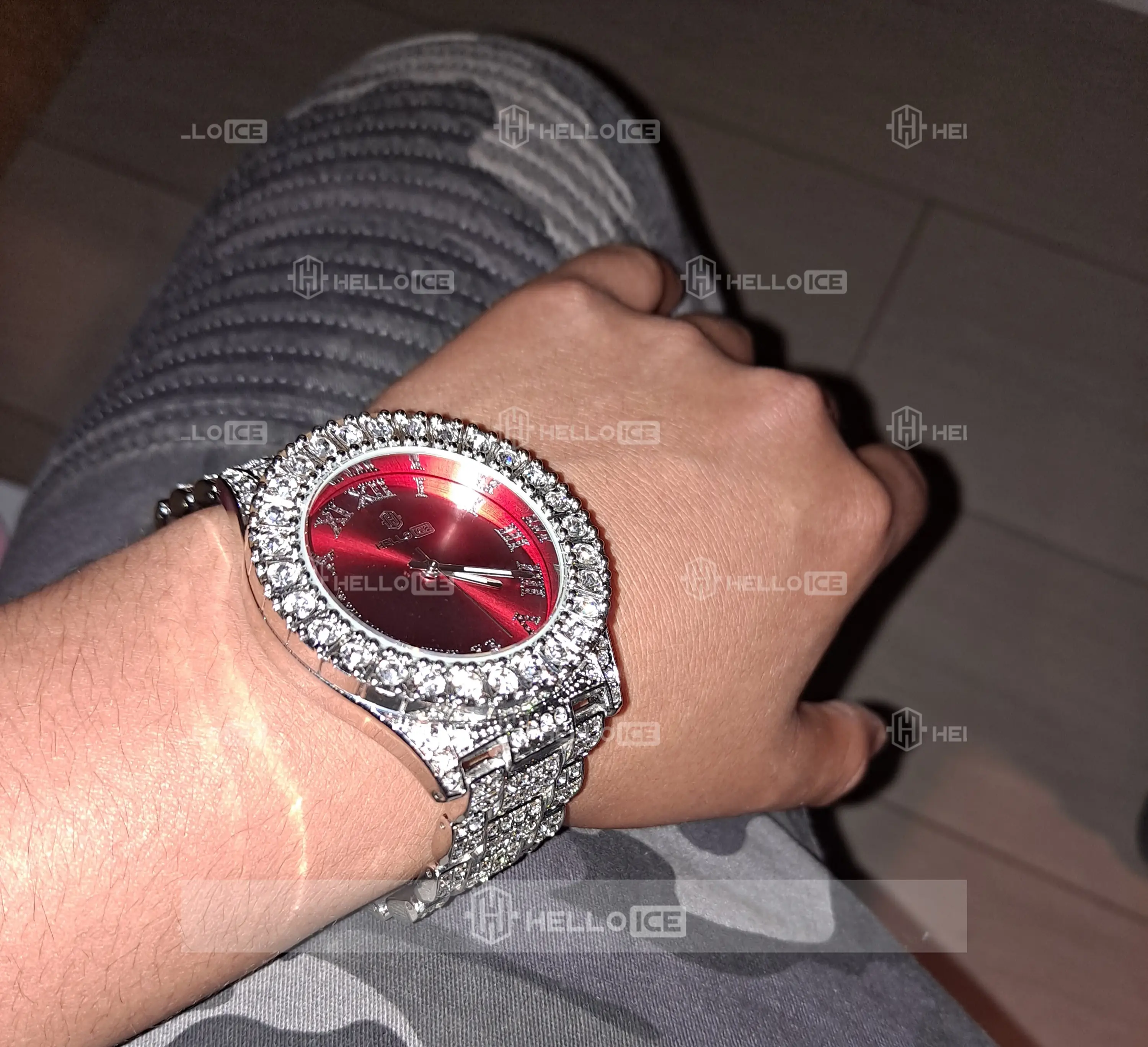 Helloice Review Image