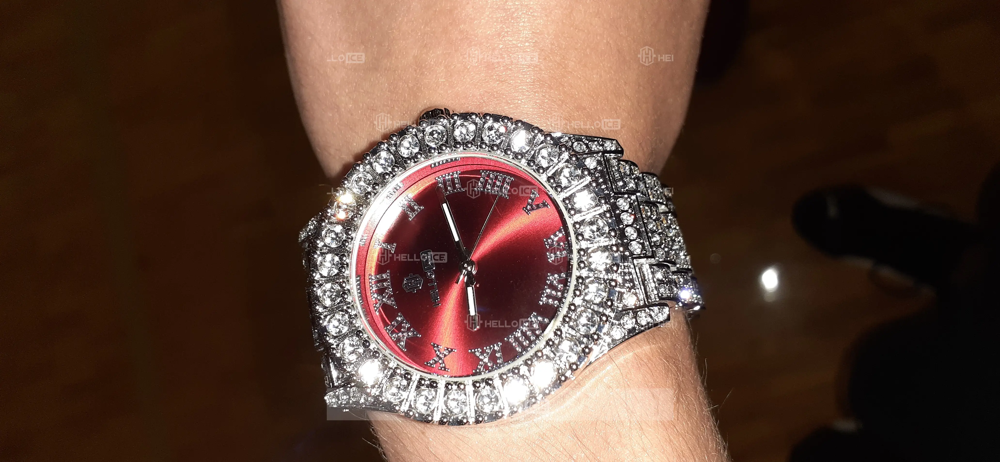 Helloice Review Image