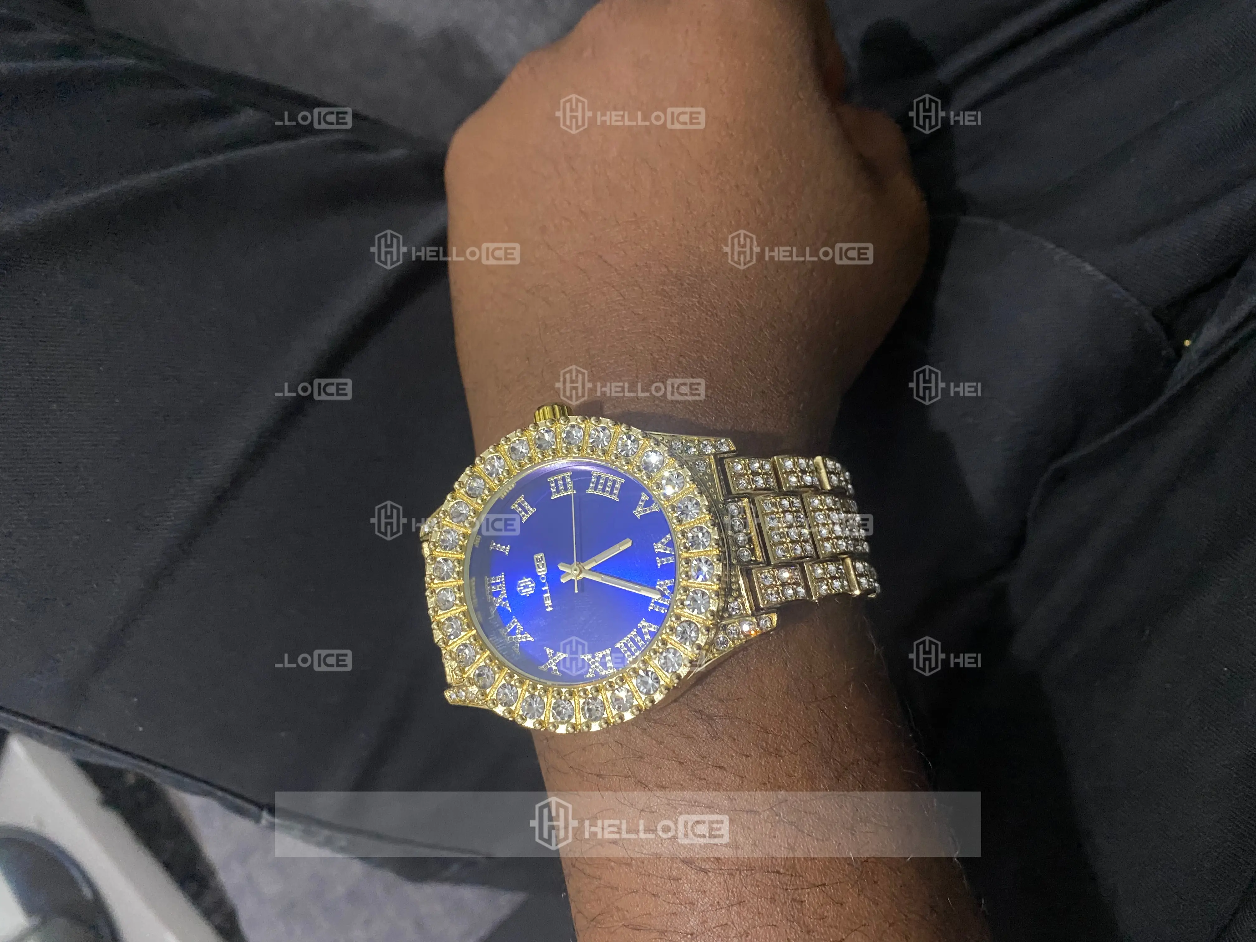 Helloice Review Image