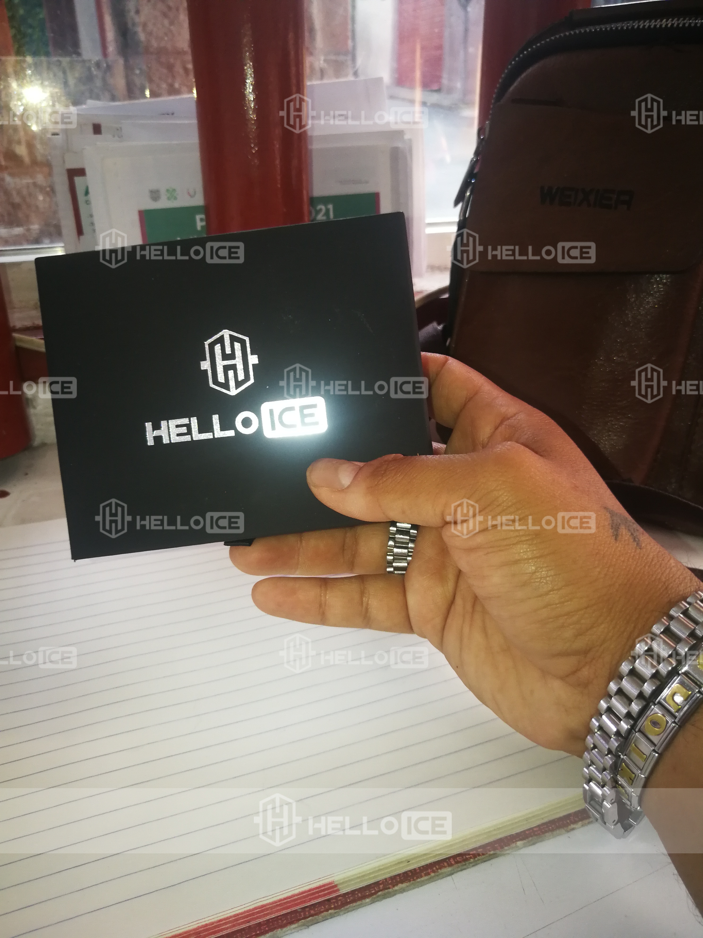 Helloice Review Image
