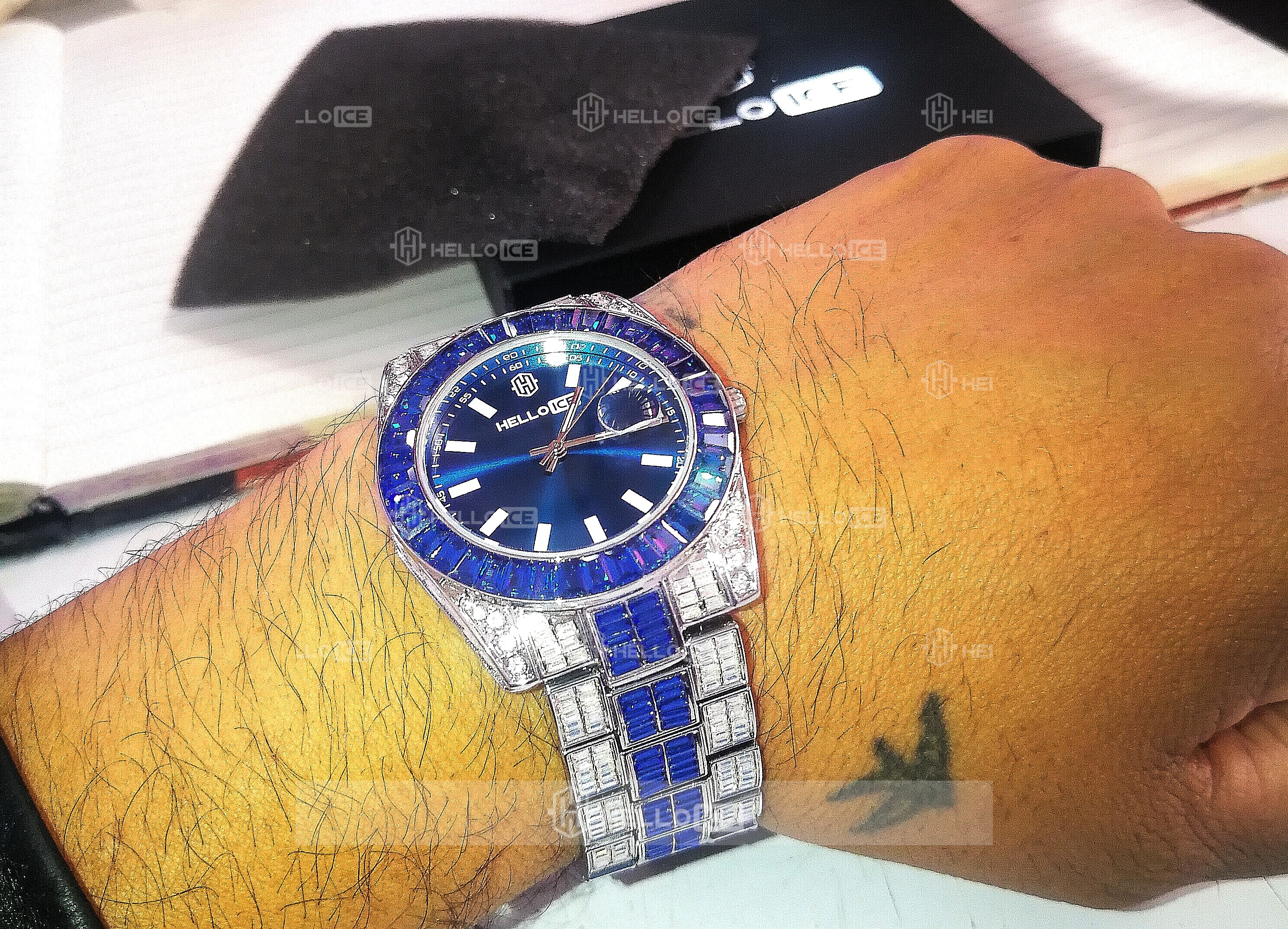 Helloice Review Image