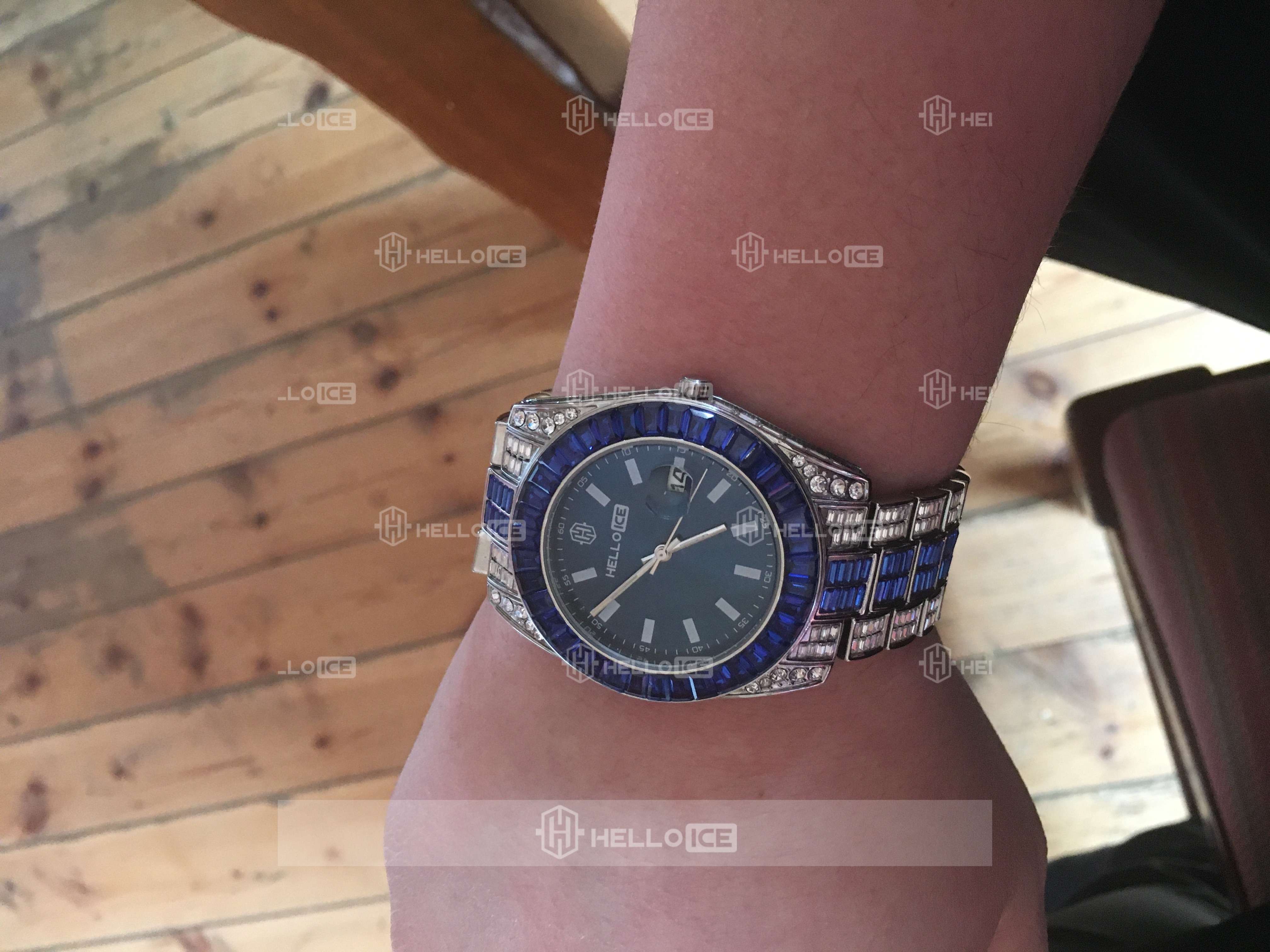 Helloice Review Image