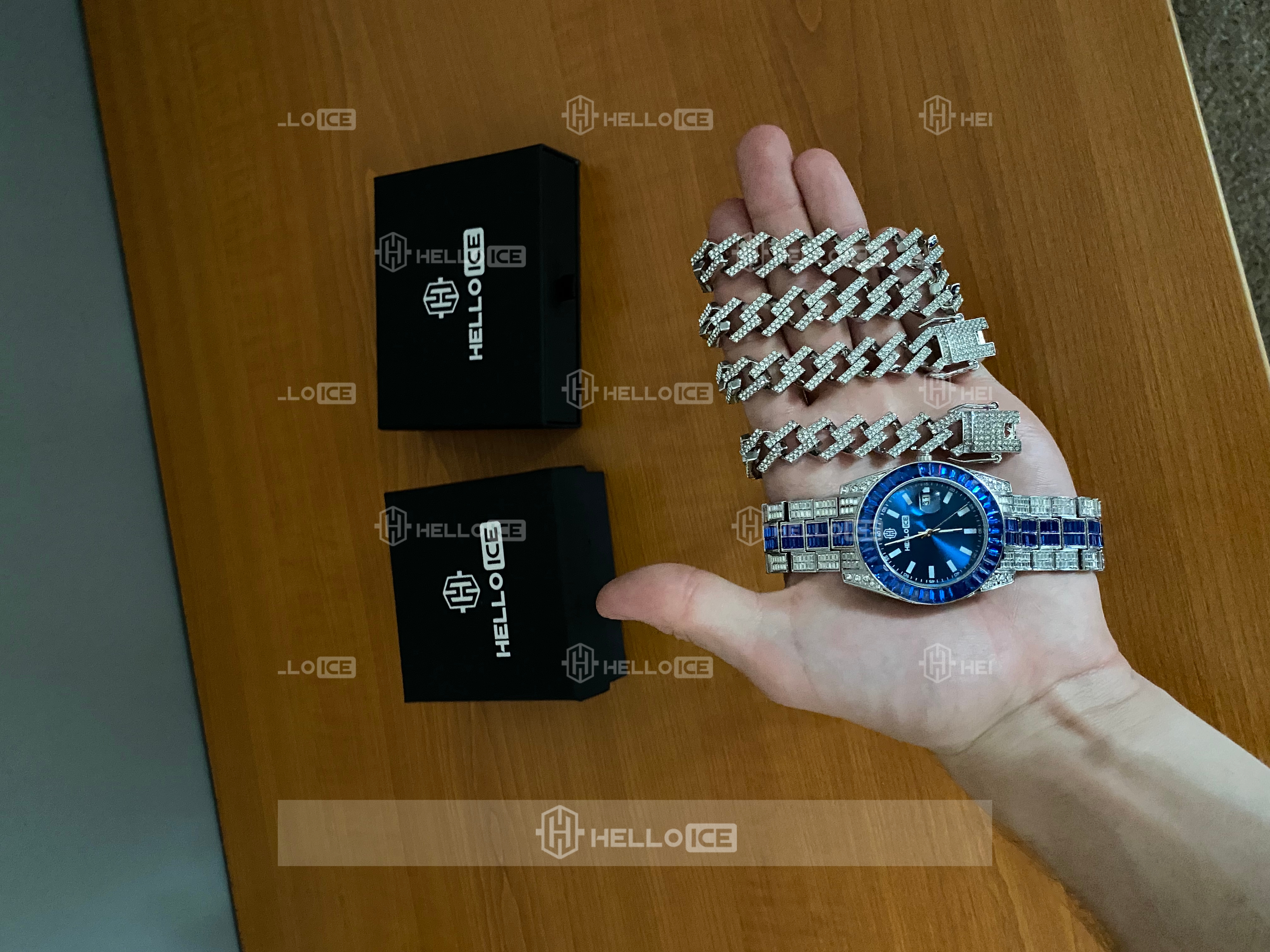 Helloice Review Image