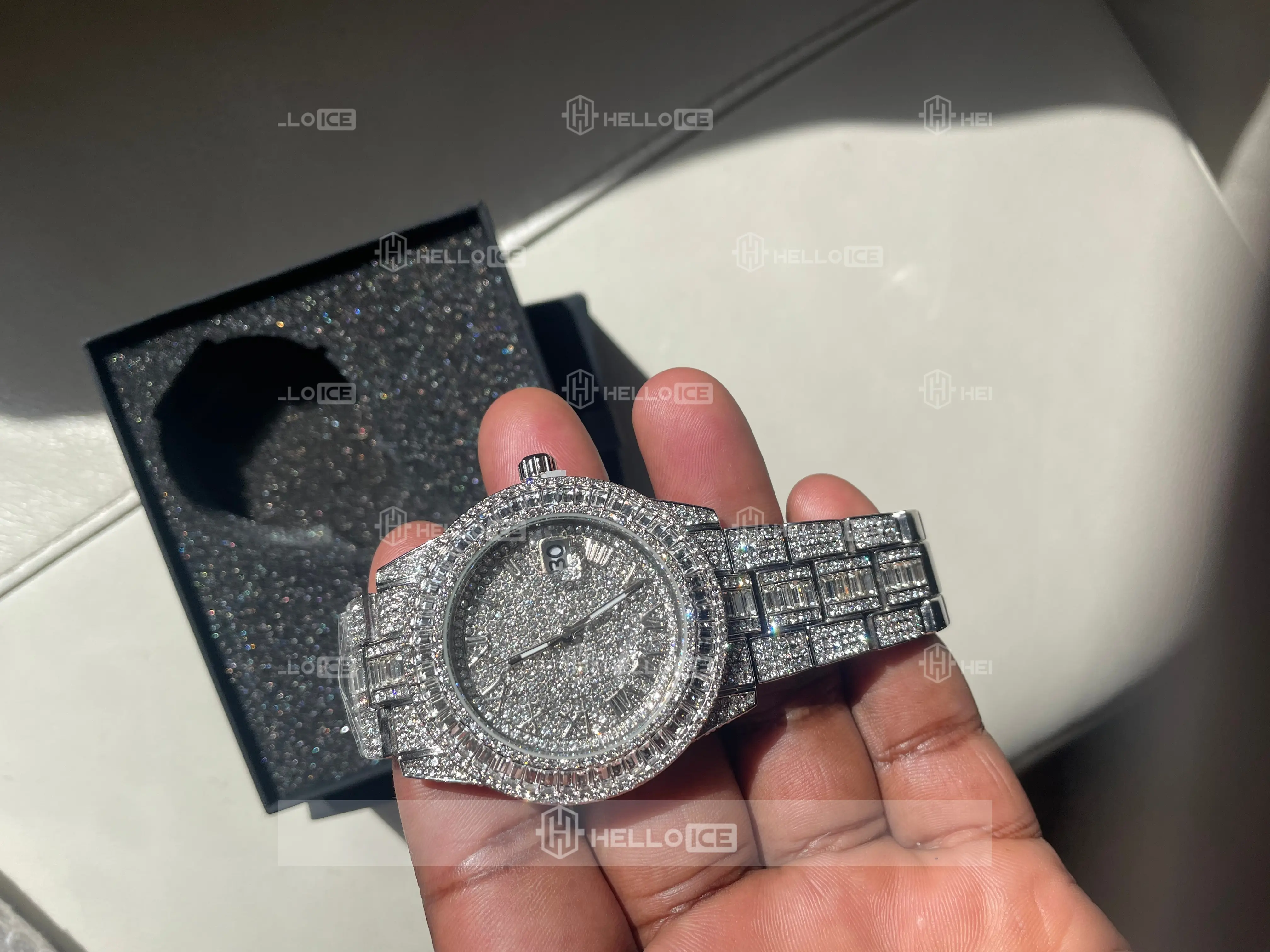 Helloice Review Image