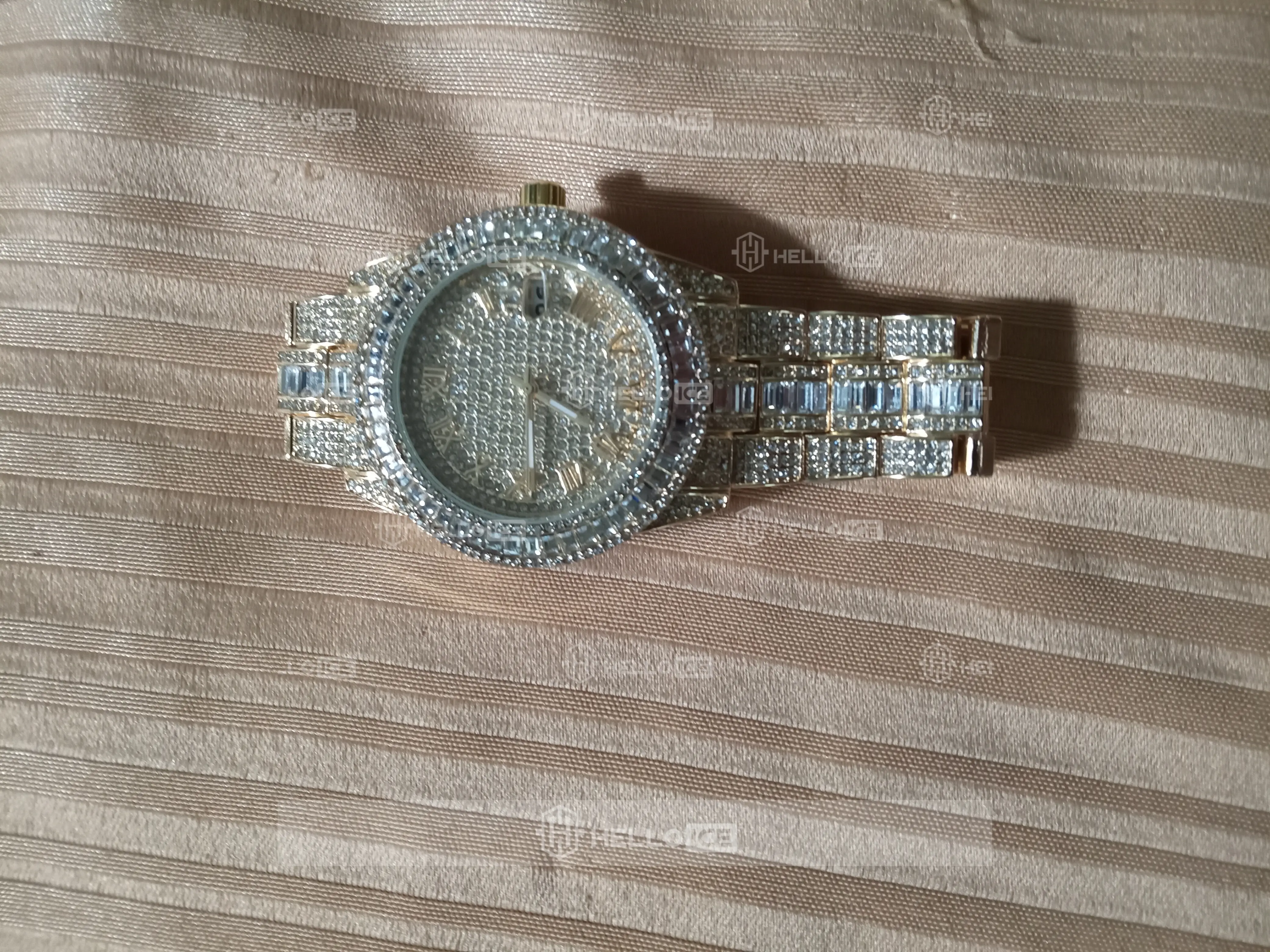 Helloice Review Image