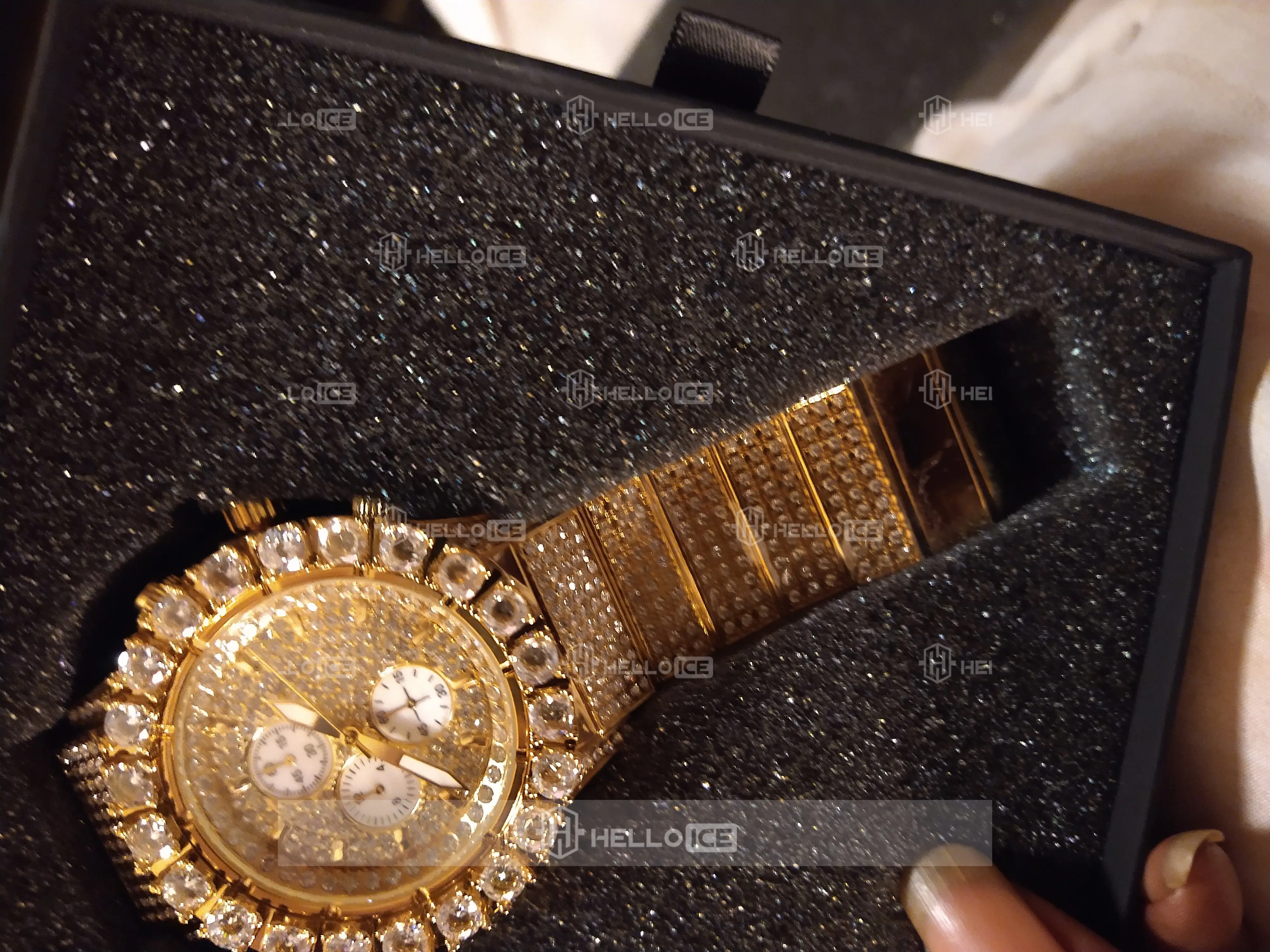 Helloice Review Image